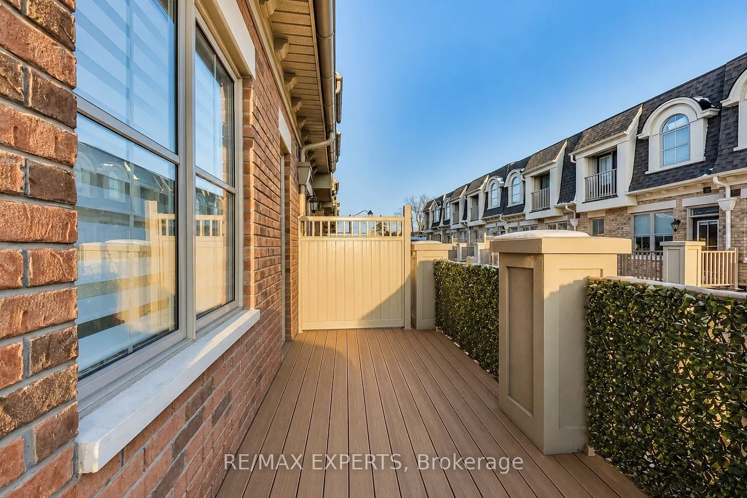 2285 Major Mackenzie Drive W