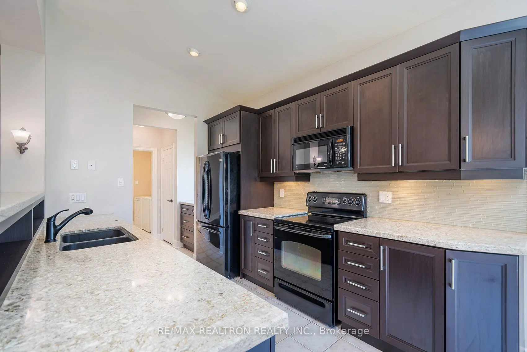14 Hagen Hollow