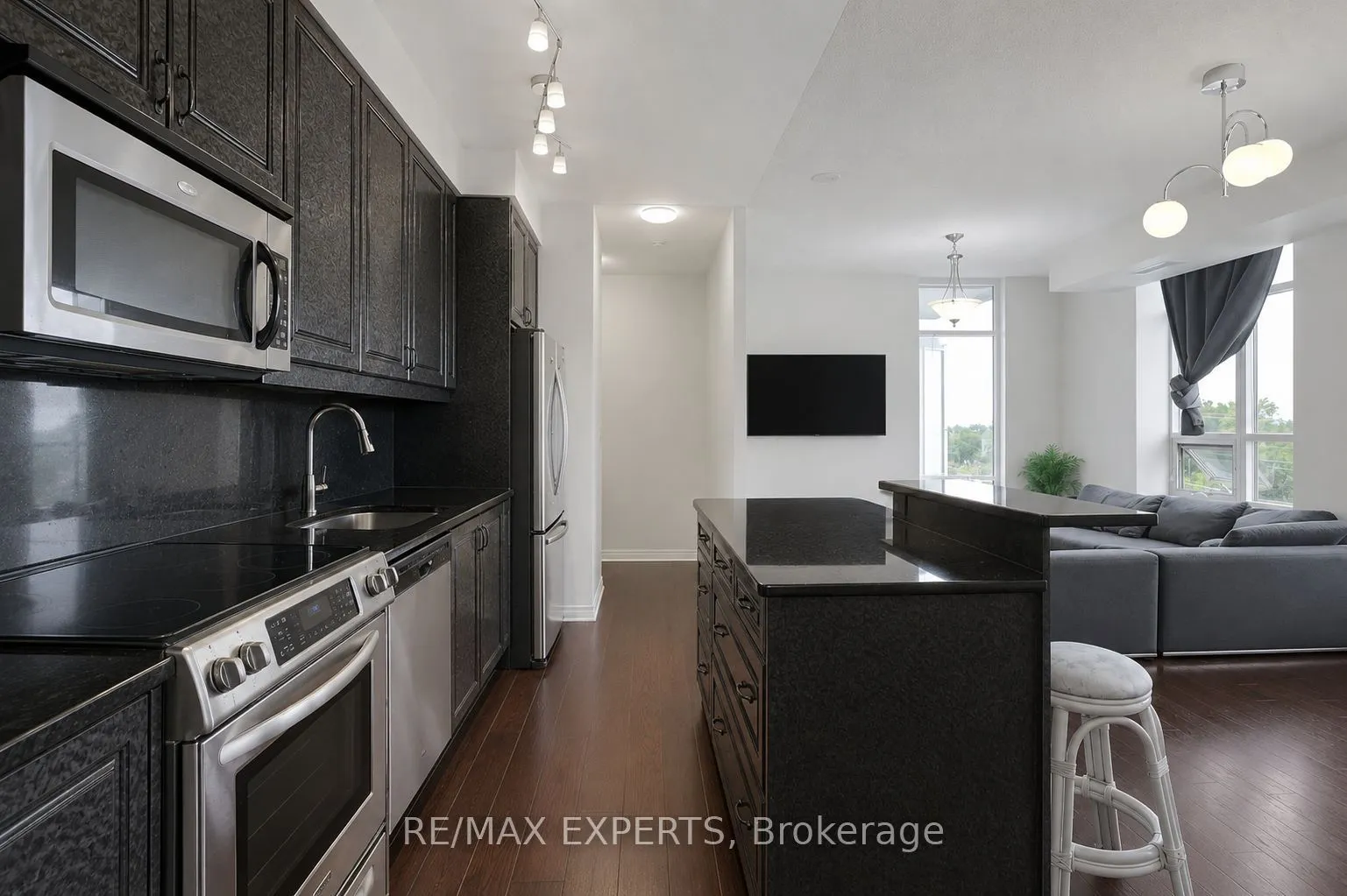 9225 Jane Street #614
