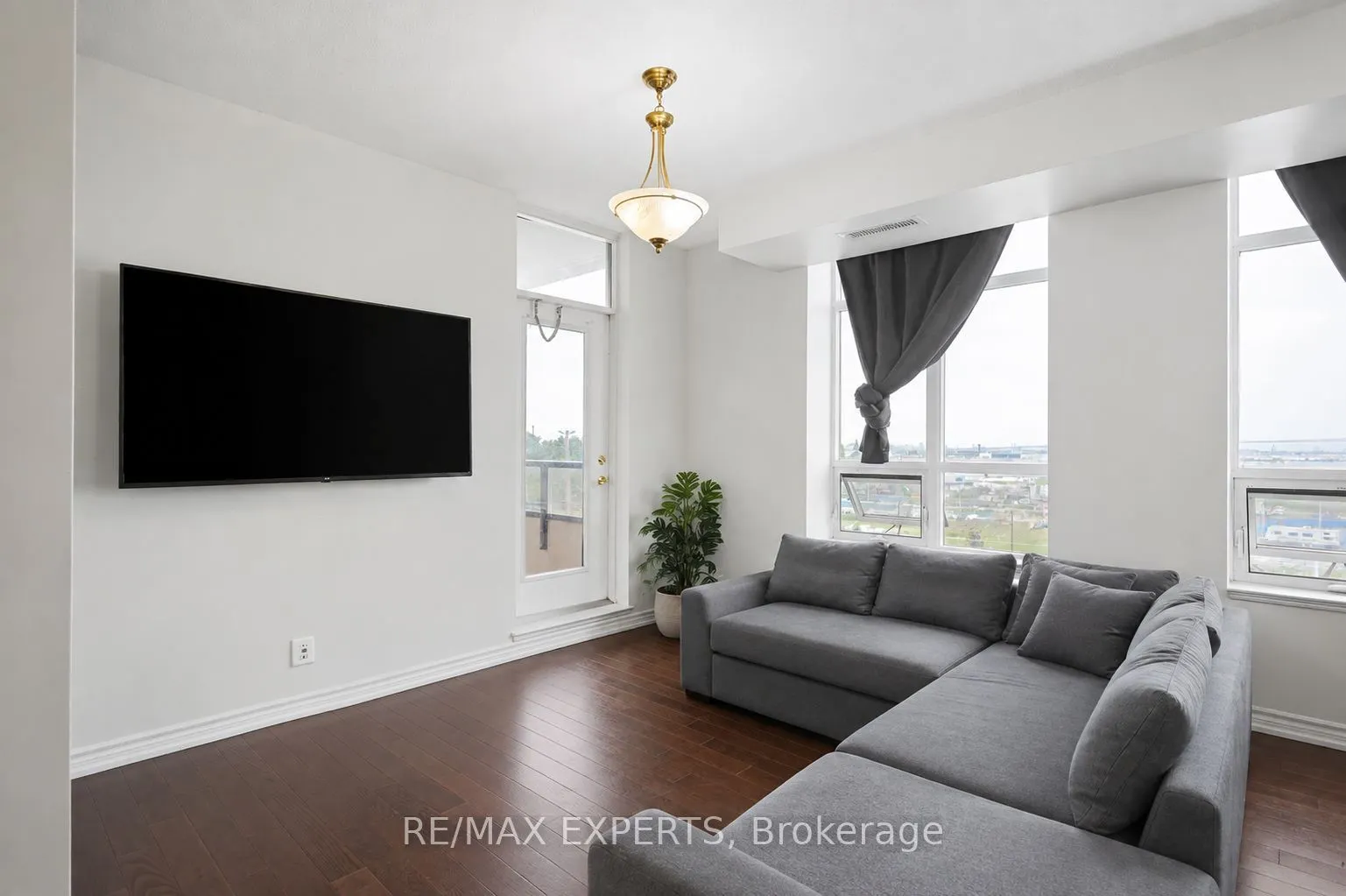 9225 Jane Street #614