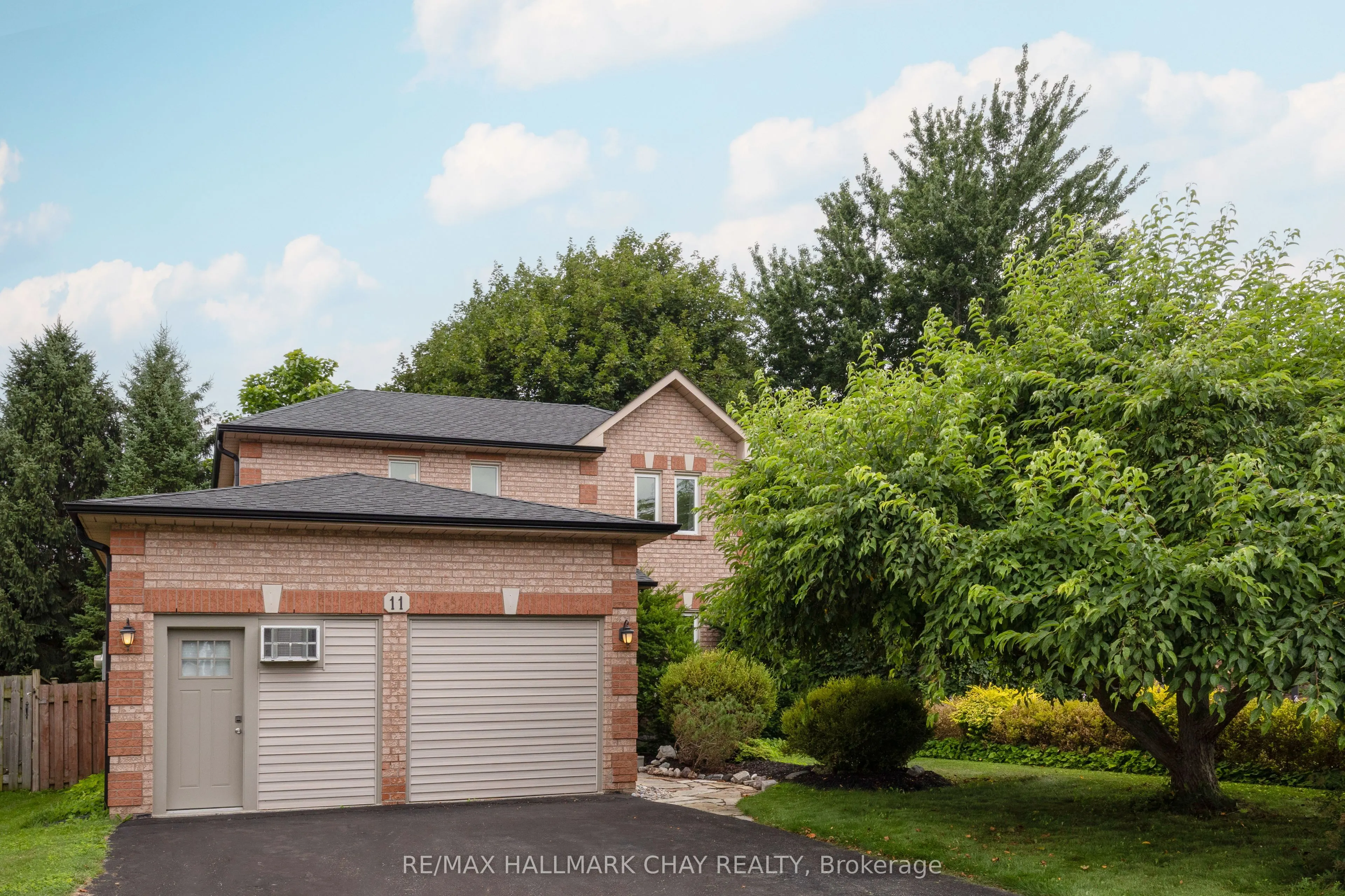 11 Dugdale Avenue