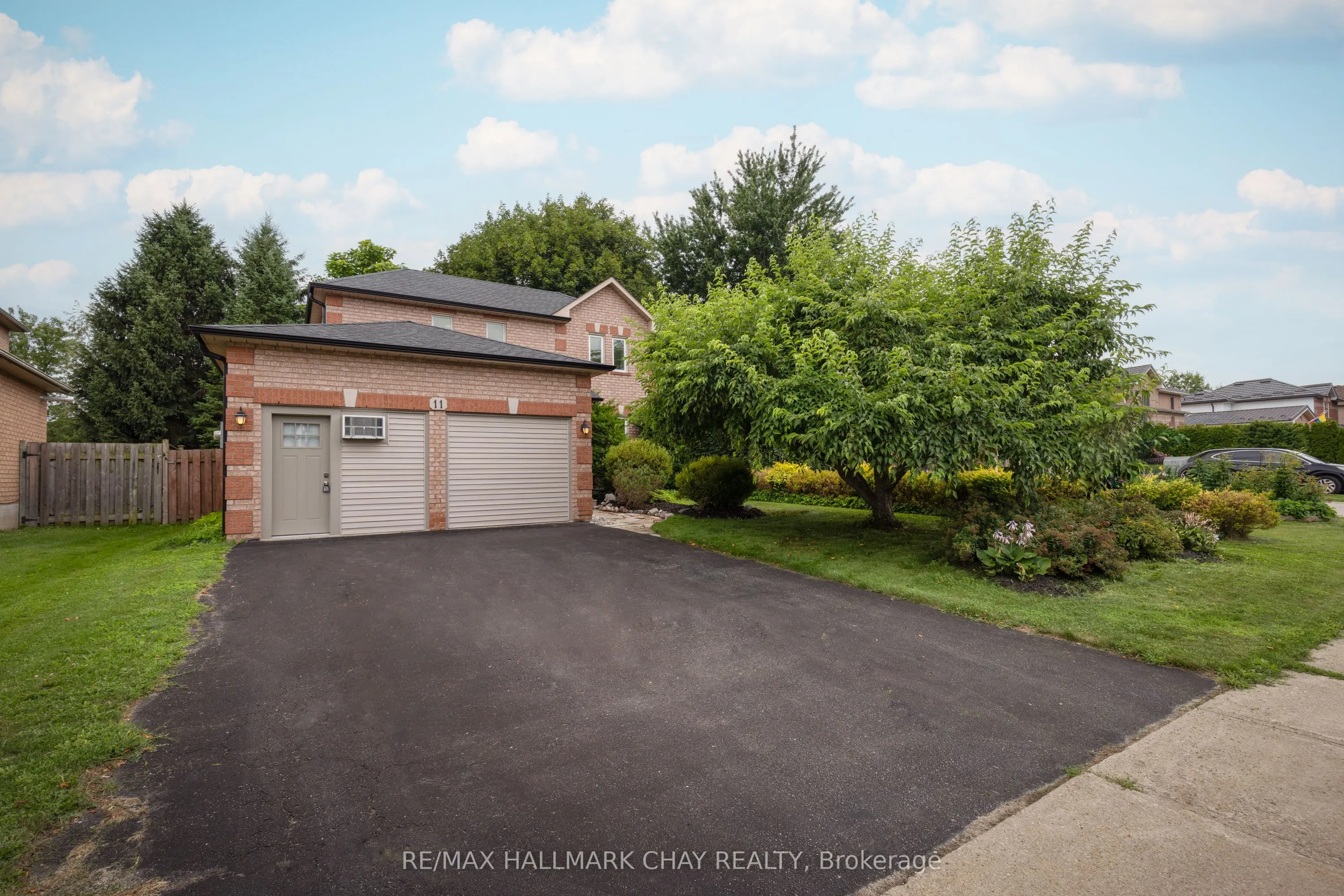 11 Dugdale Avenue