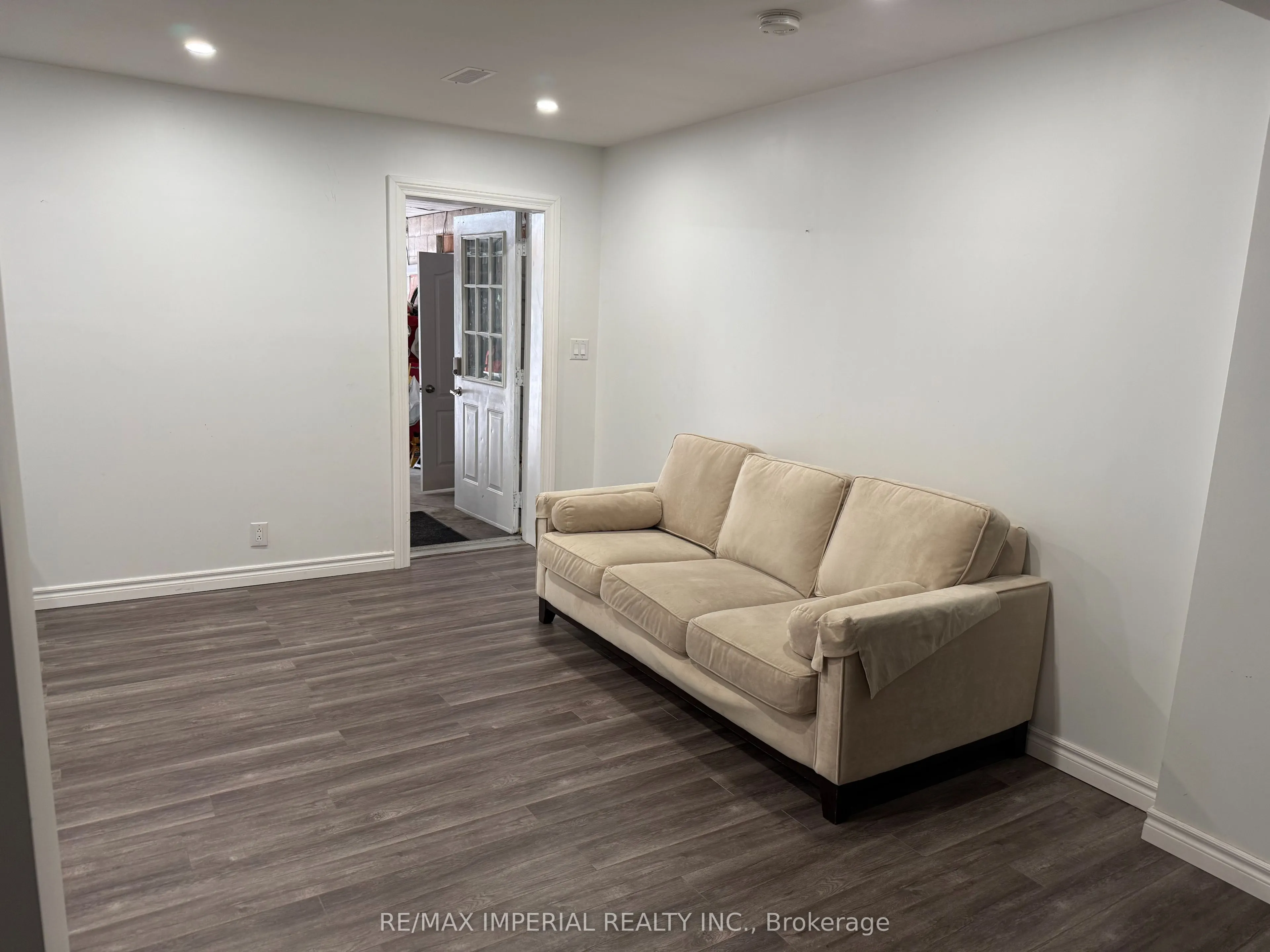 3325 Vandorf Side Road #BSMT