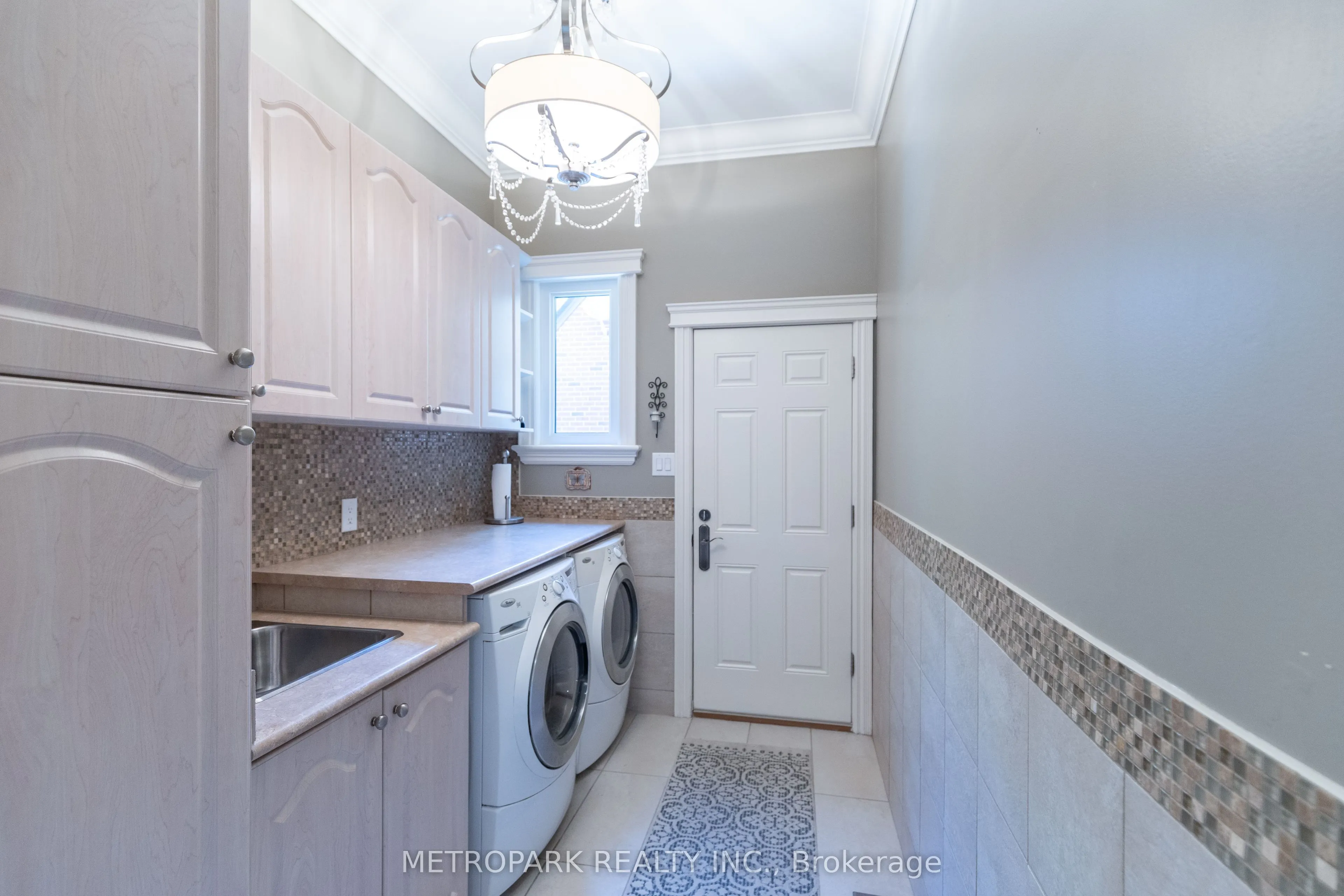 56 Bindertwine Boulevard