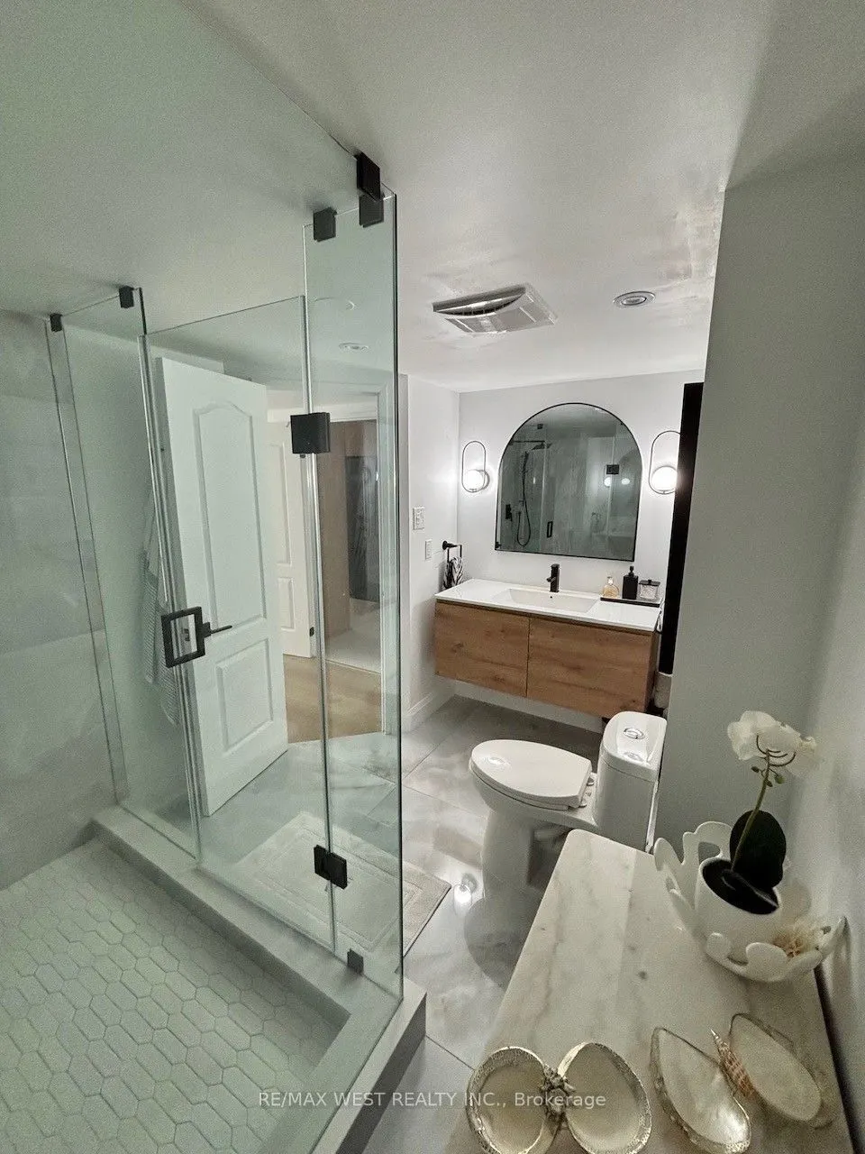 7 Townsgate Drive #1408