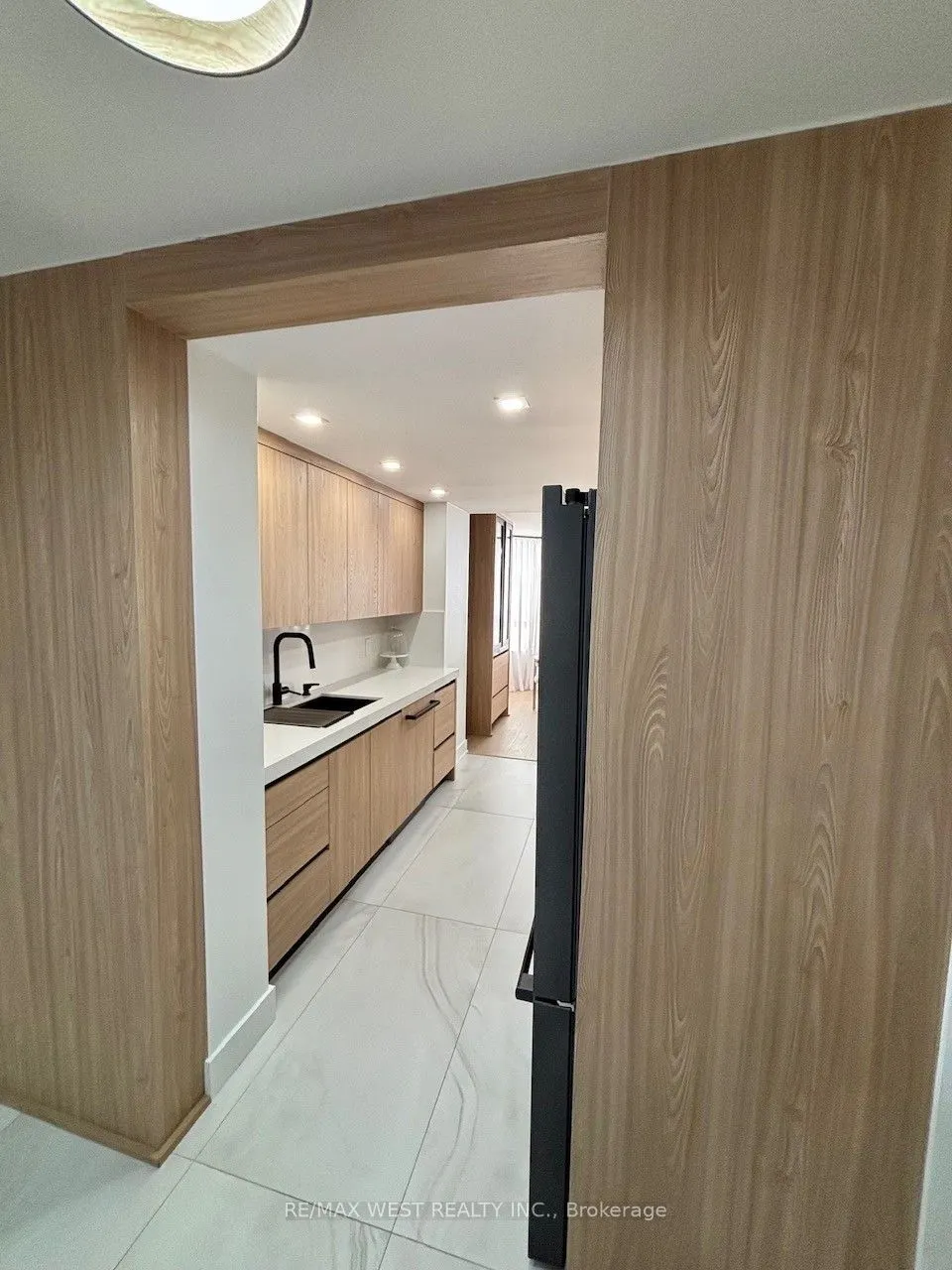7 Townsgate Drive #1408