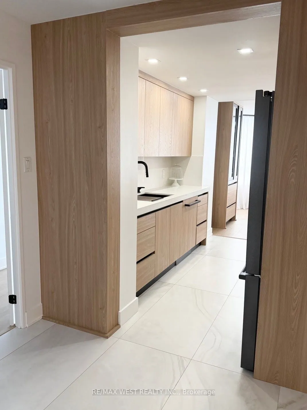 7 Townsgate Drive #1408