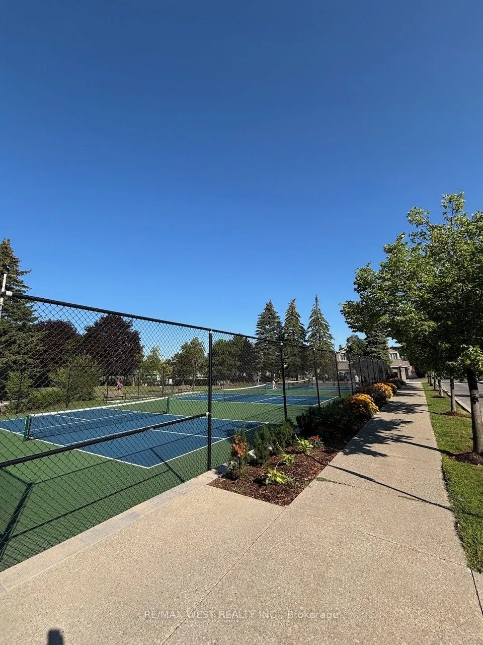 7 Townsgate Drive #1408