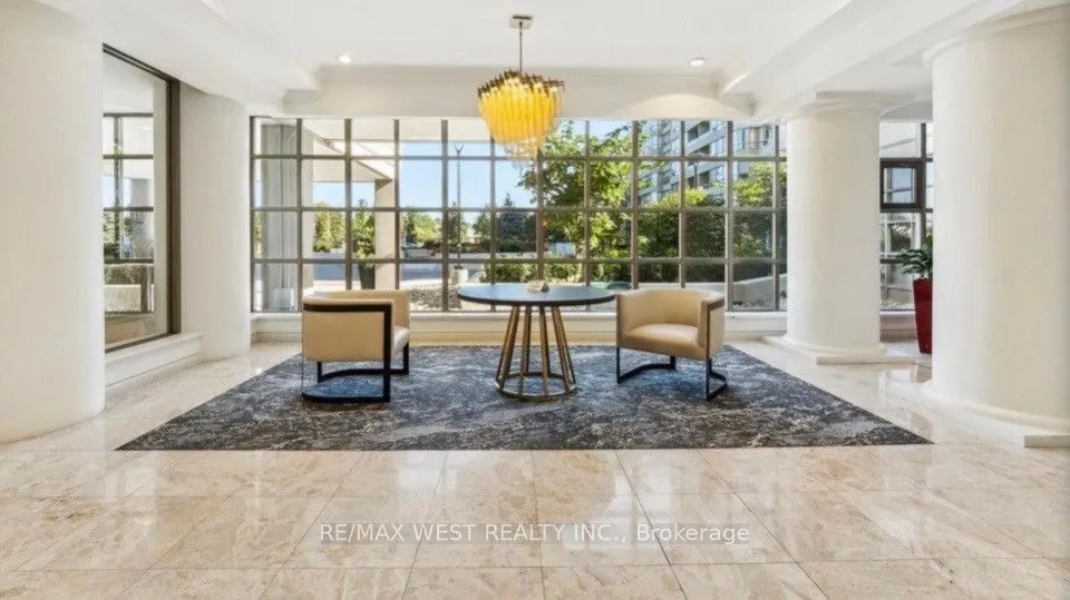 7 Townsgate Drive #1408