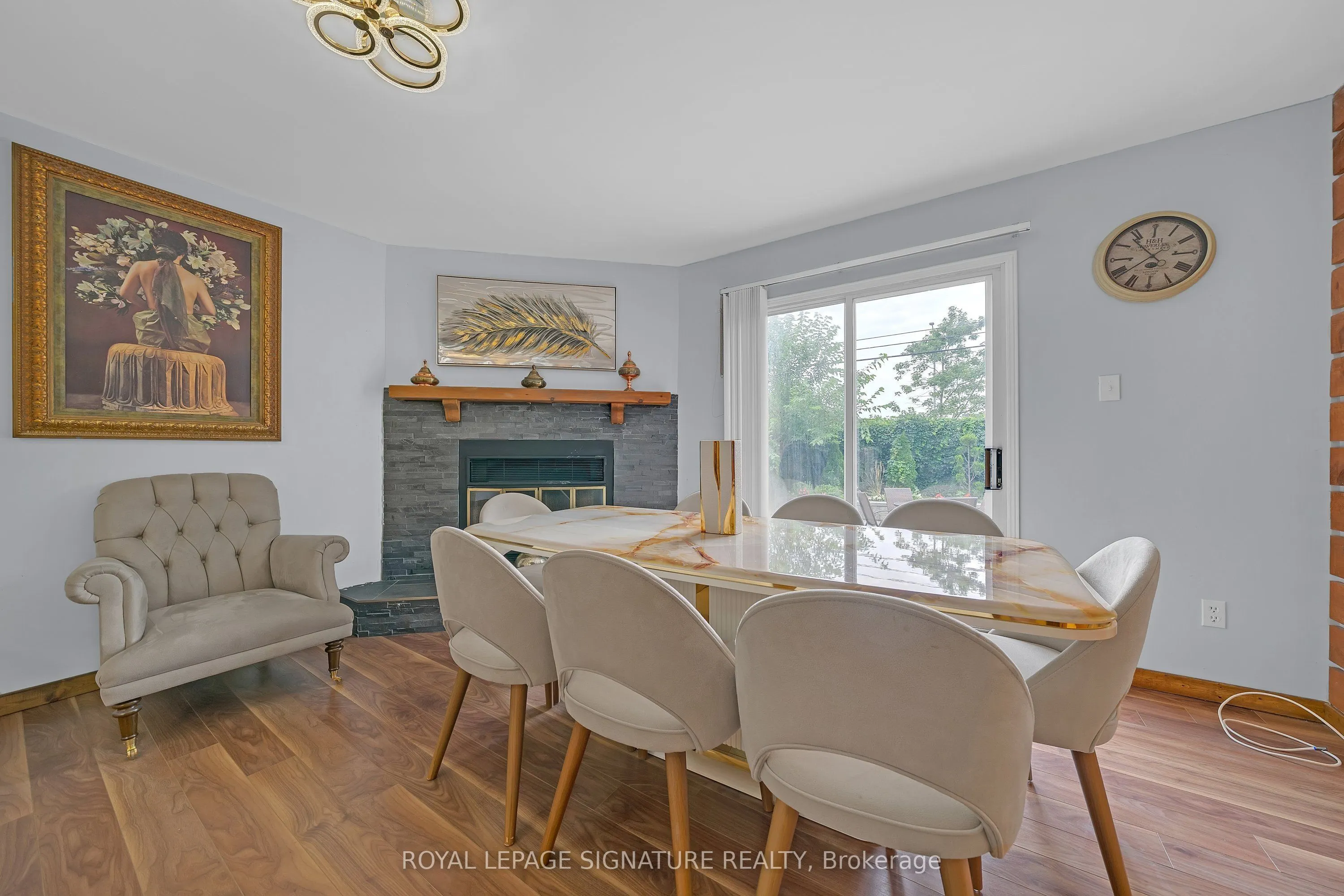 107 Roxborough Lane