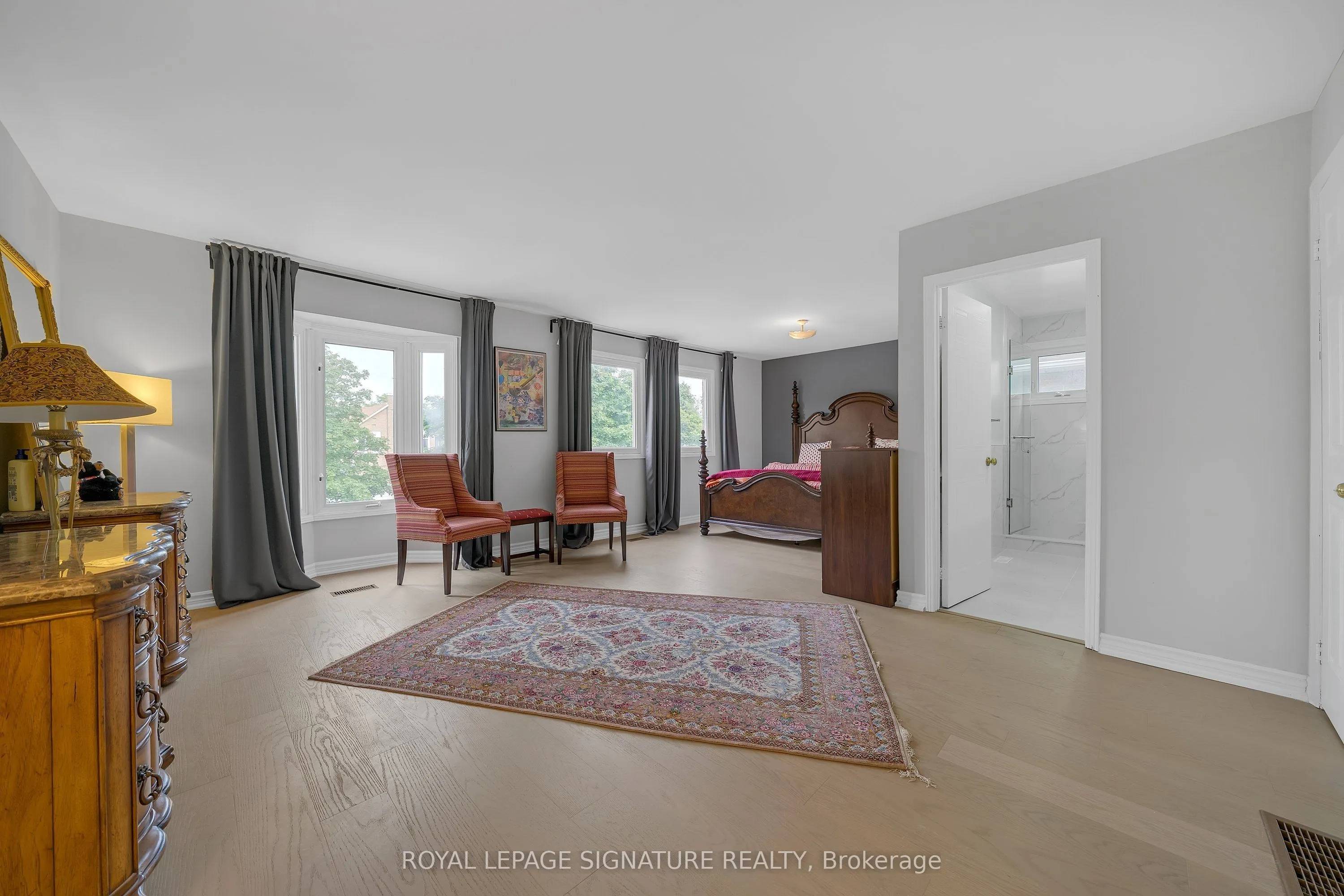 107 Roxborough Lane