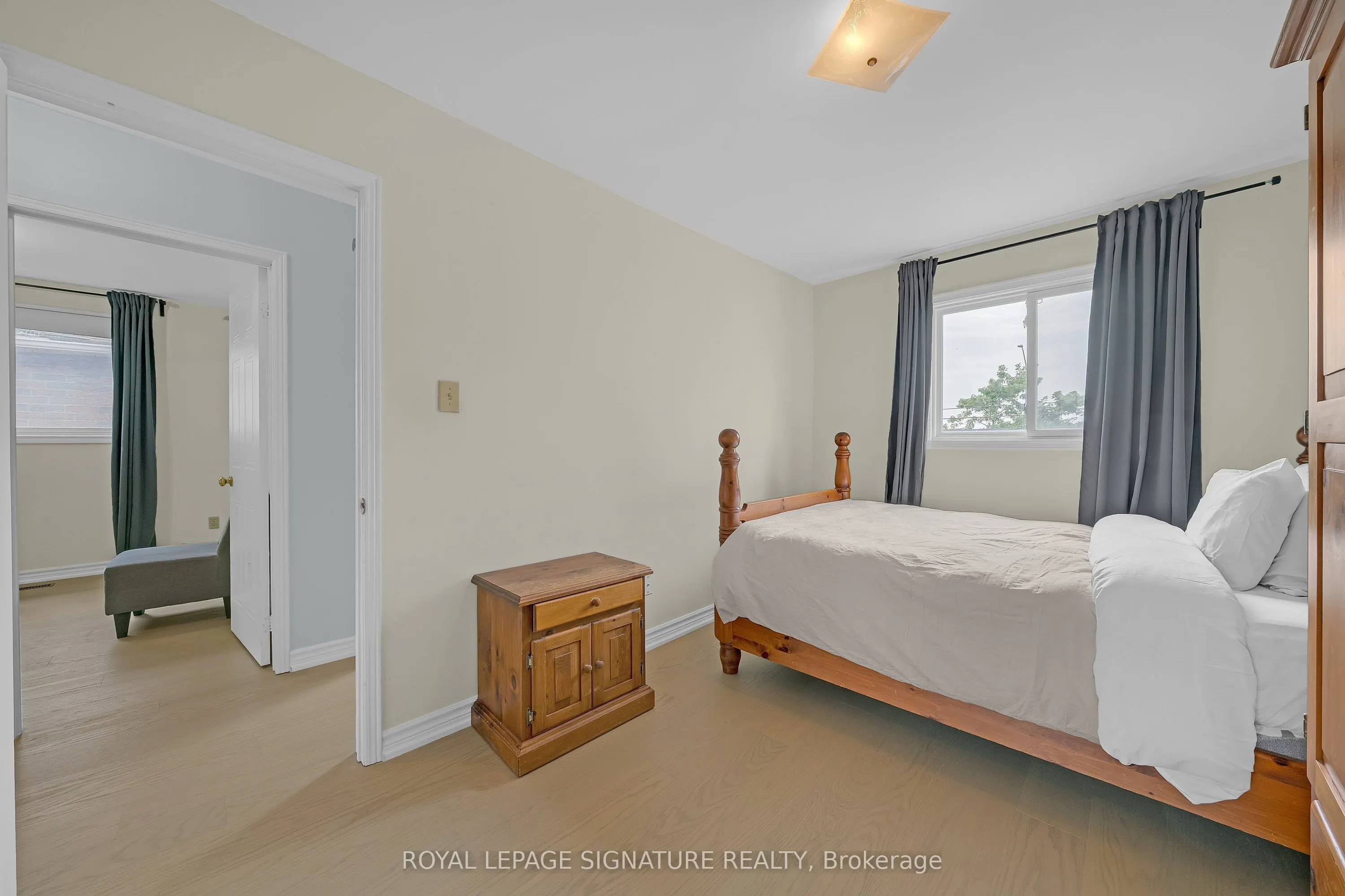 107 Roxborough Lane
