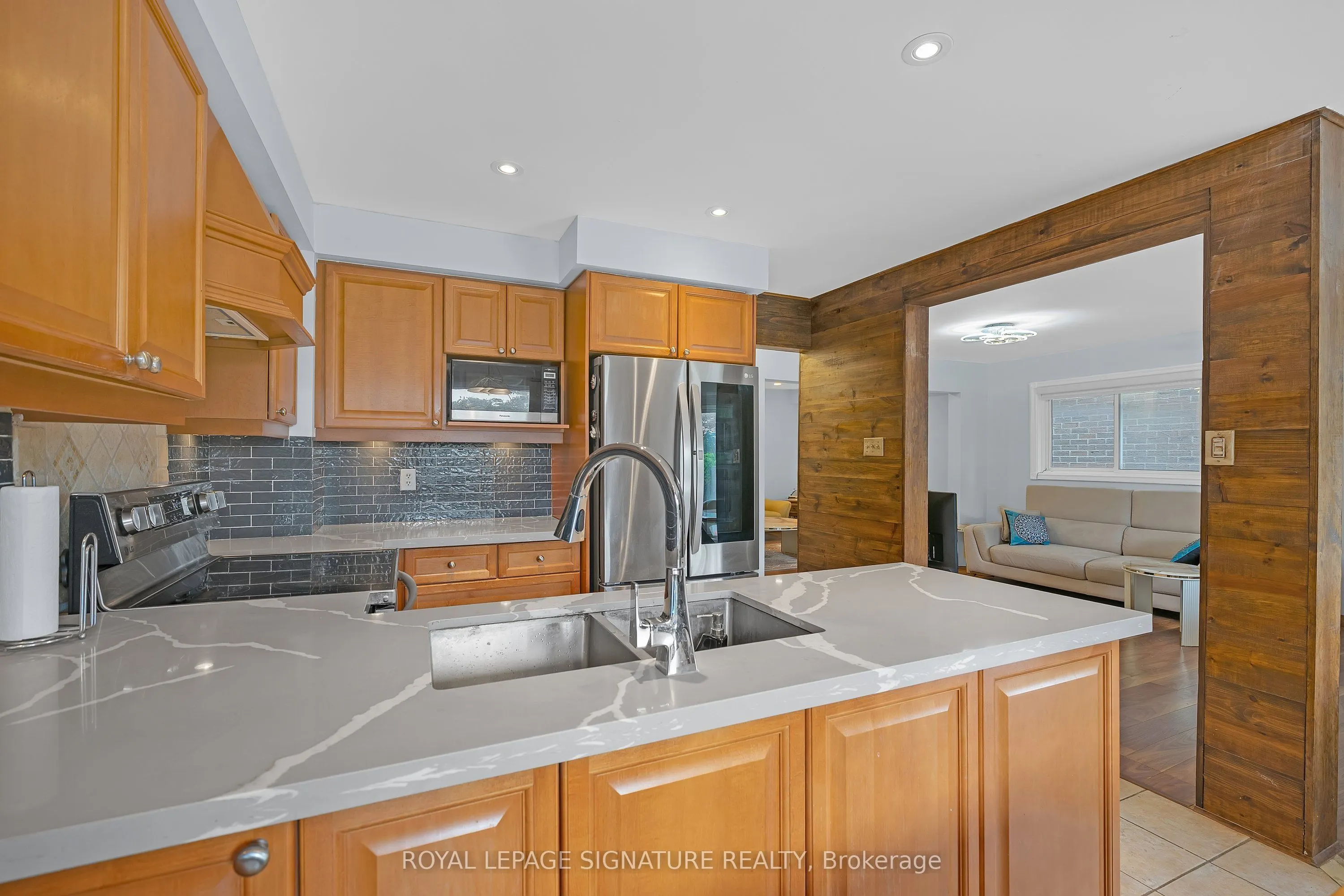 107 Roxborough Lane