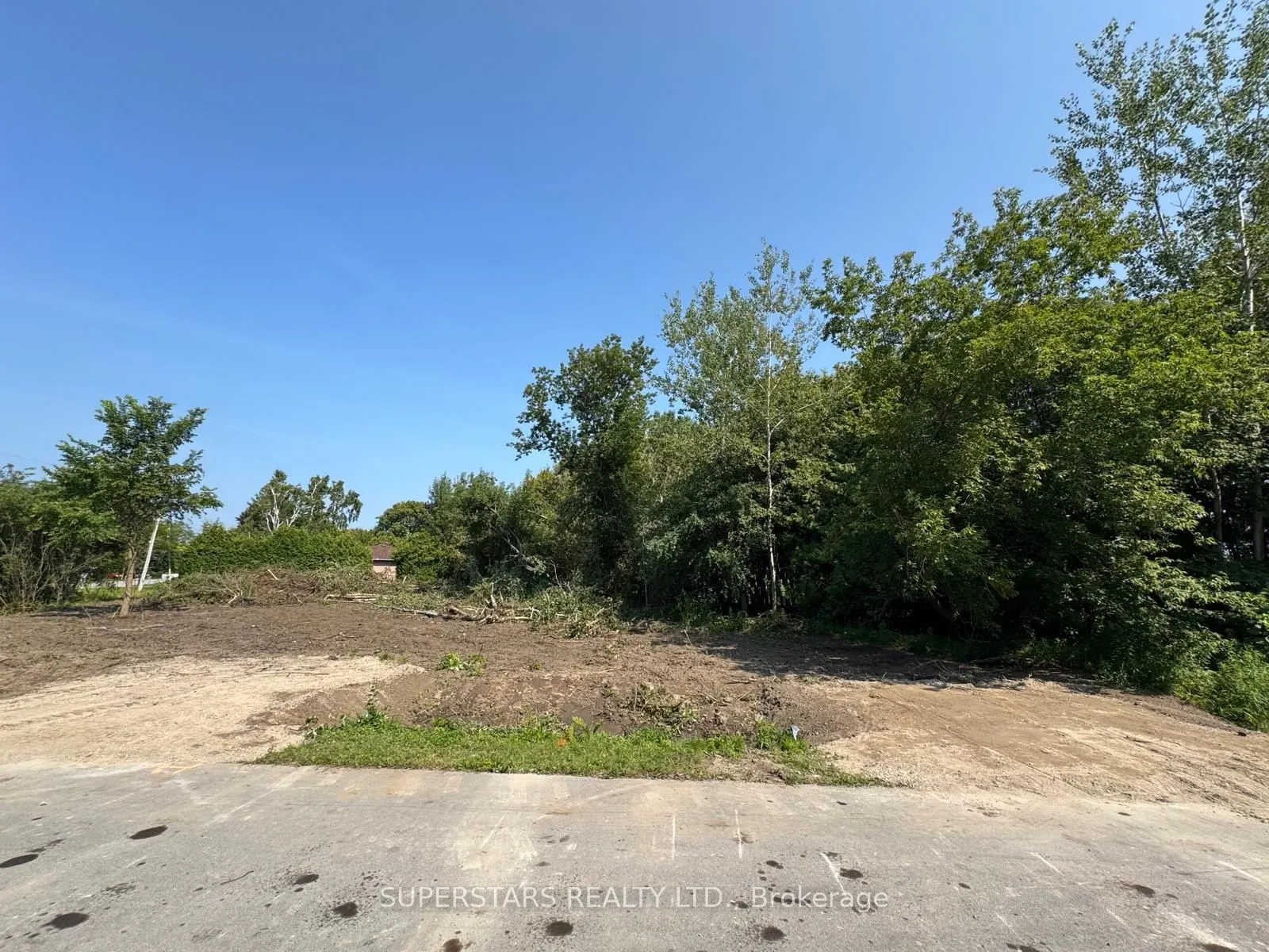 83 Twmarc Avenue