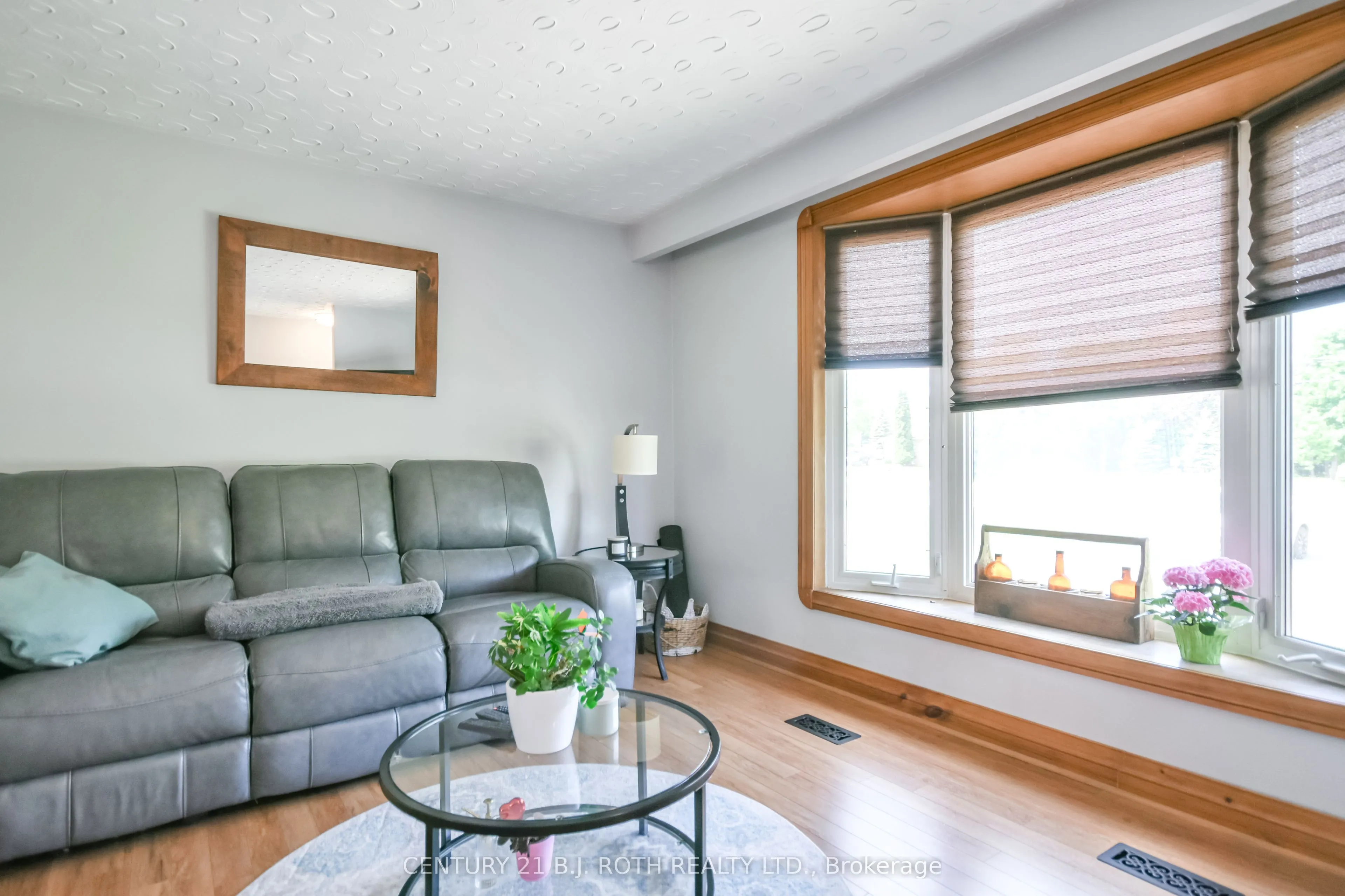 671 Simcoe Road