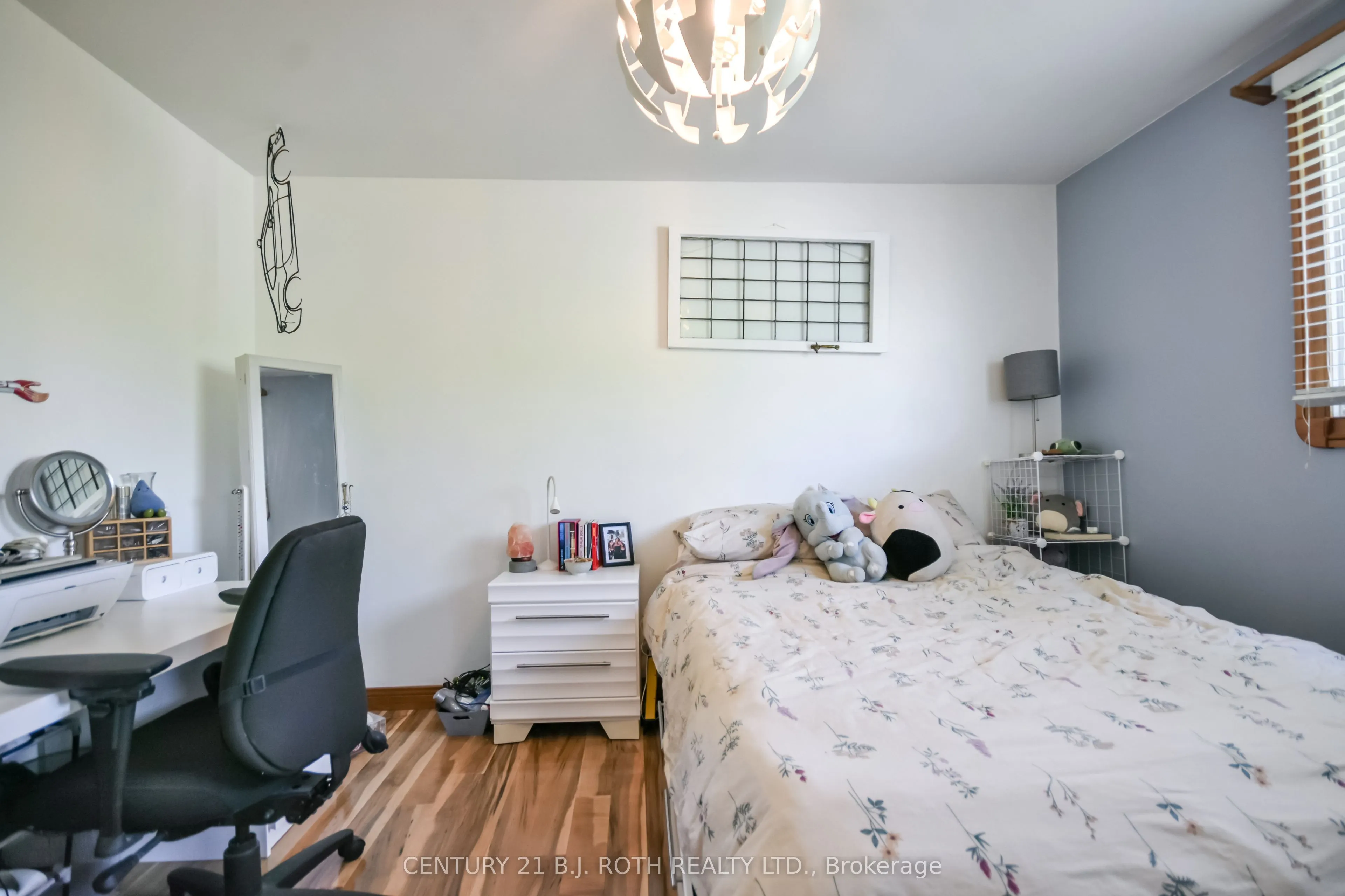 671 Simcoe Road