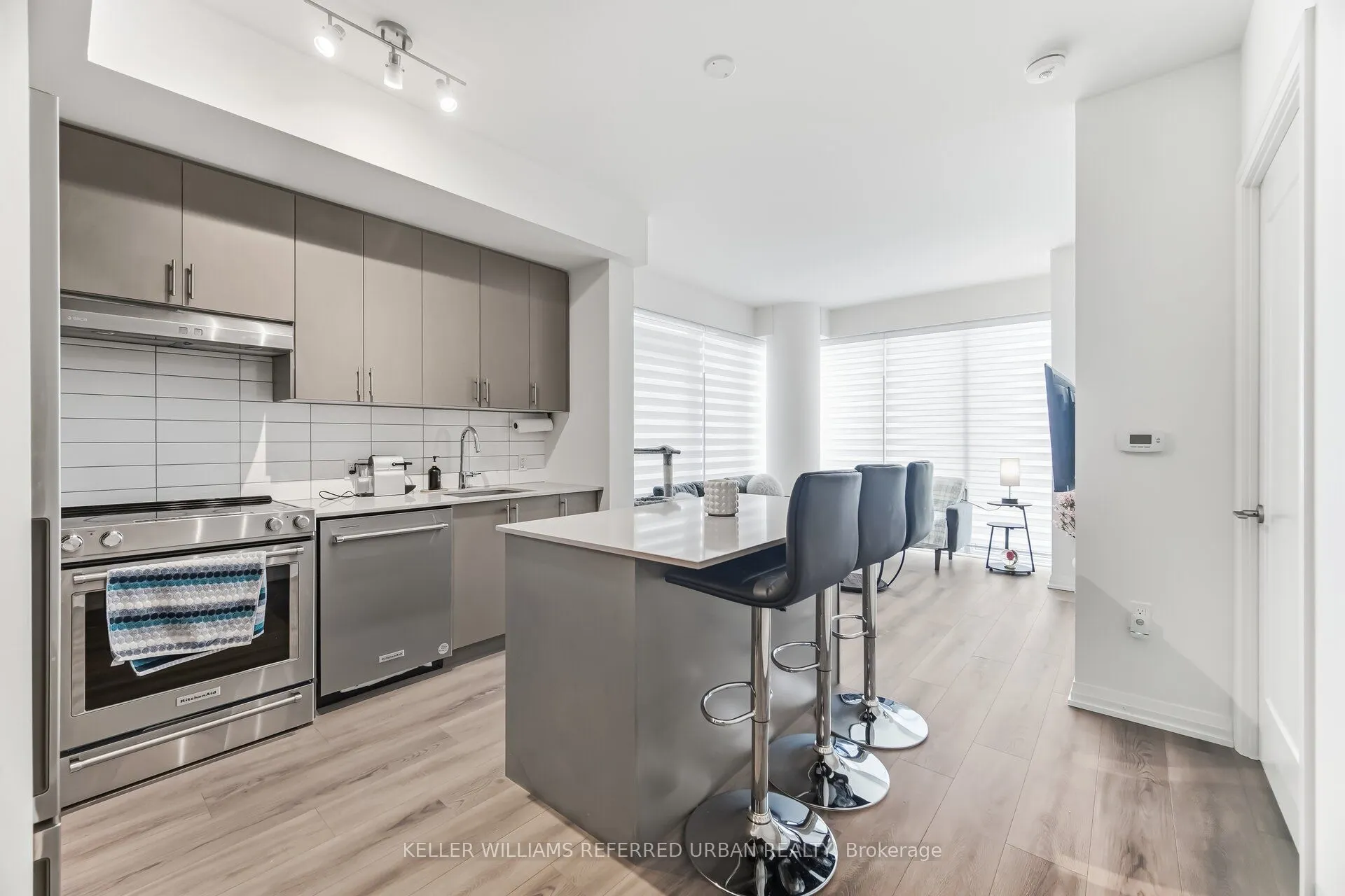 9000 Jane Street #1115