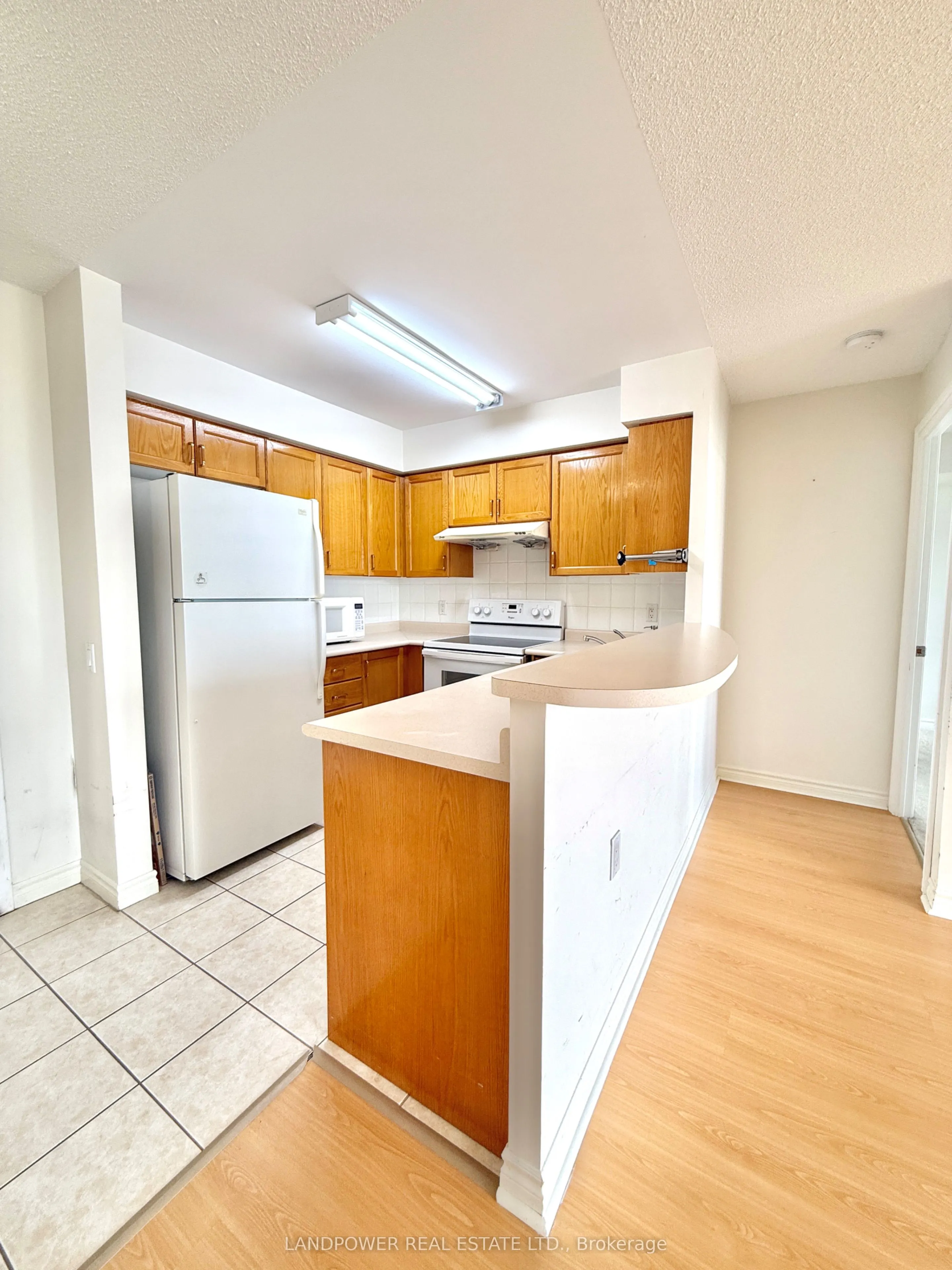 9015 Leslie Street #1202