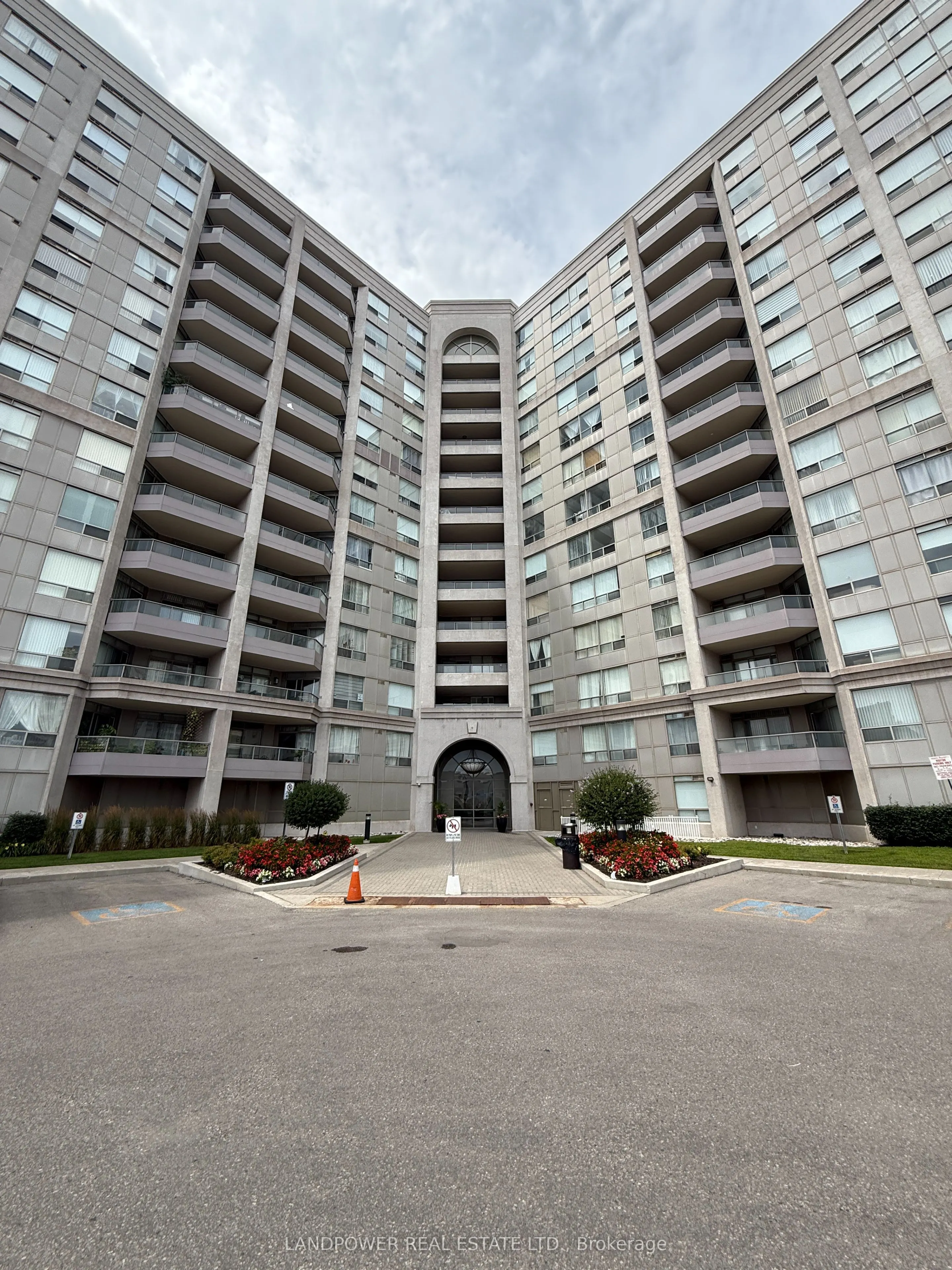 9015 Leslie Street #1202