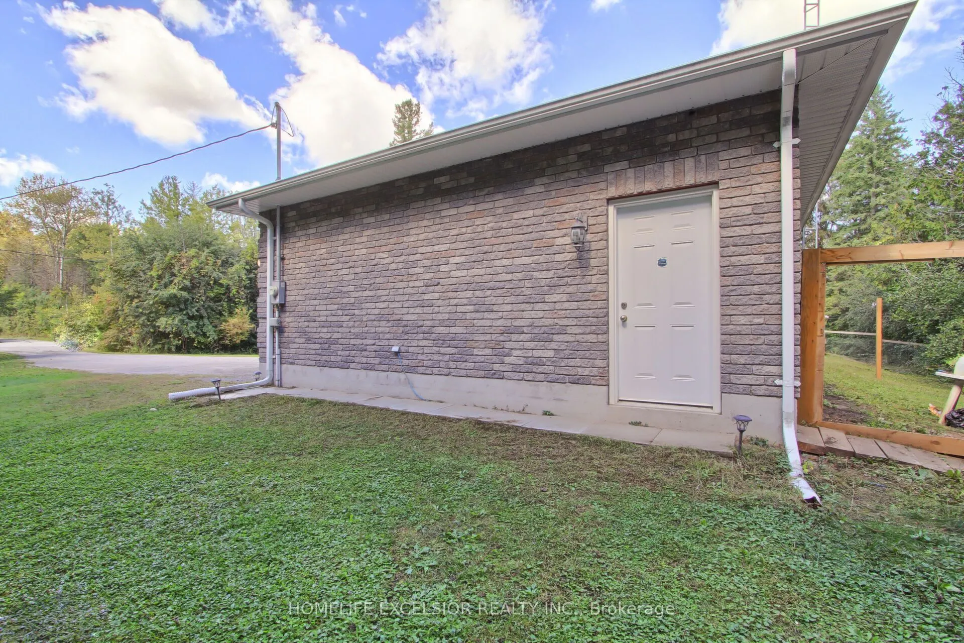 22823 Weirs Side Road