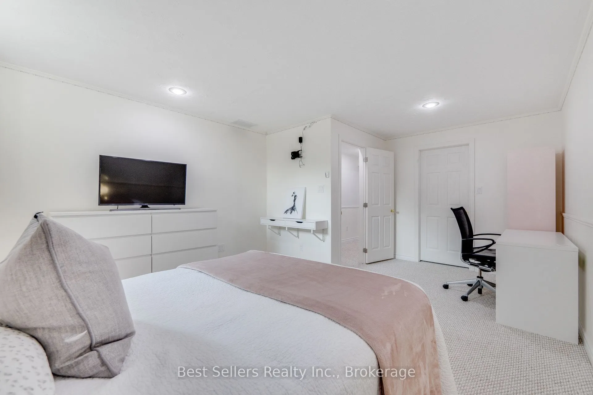 14 Pioneer Ridge Court