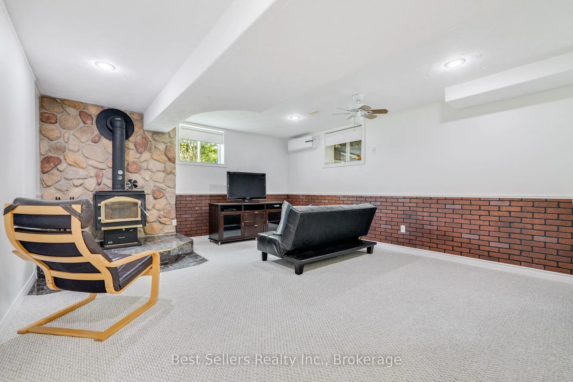 14 Pioneer Ridge Court