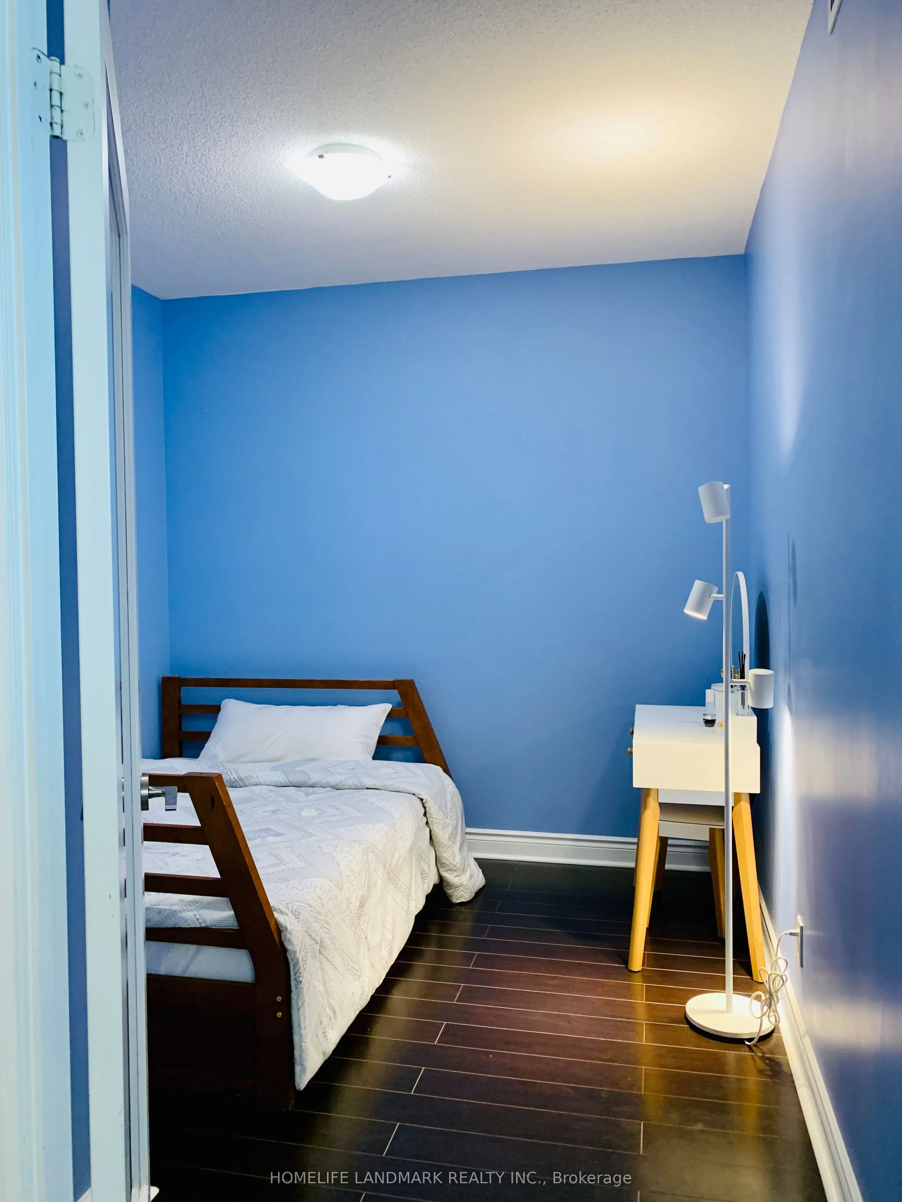 23 Cox Boulevard #961
