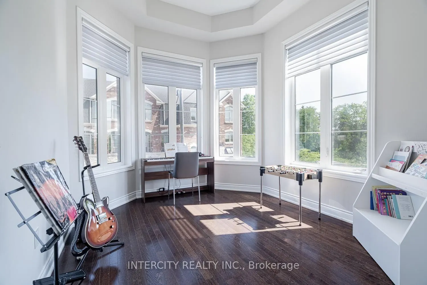 1331 Major Mackenzie Drive W #116