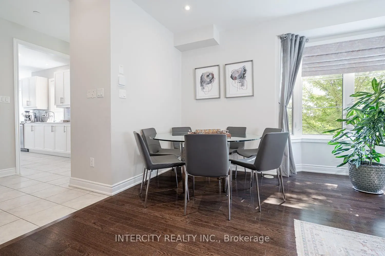 1331 Major Mackenzie Drive W #116