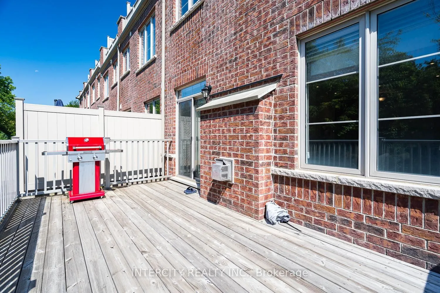 1331 Major Mackenzie Drive W #116