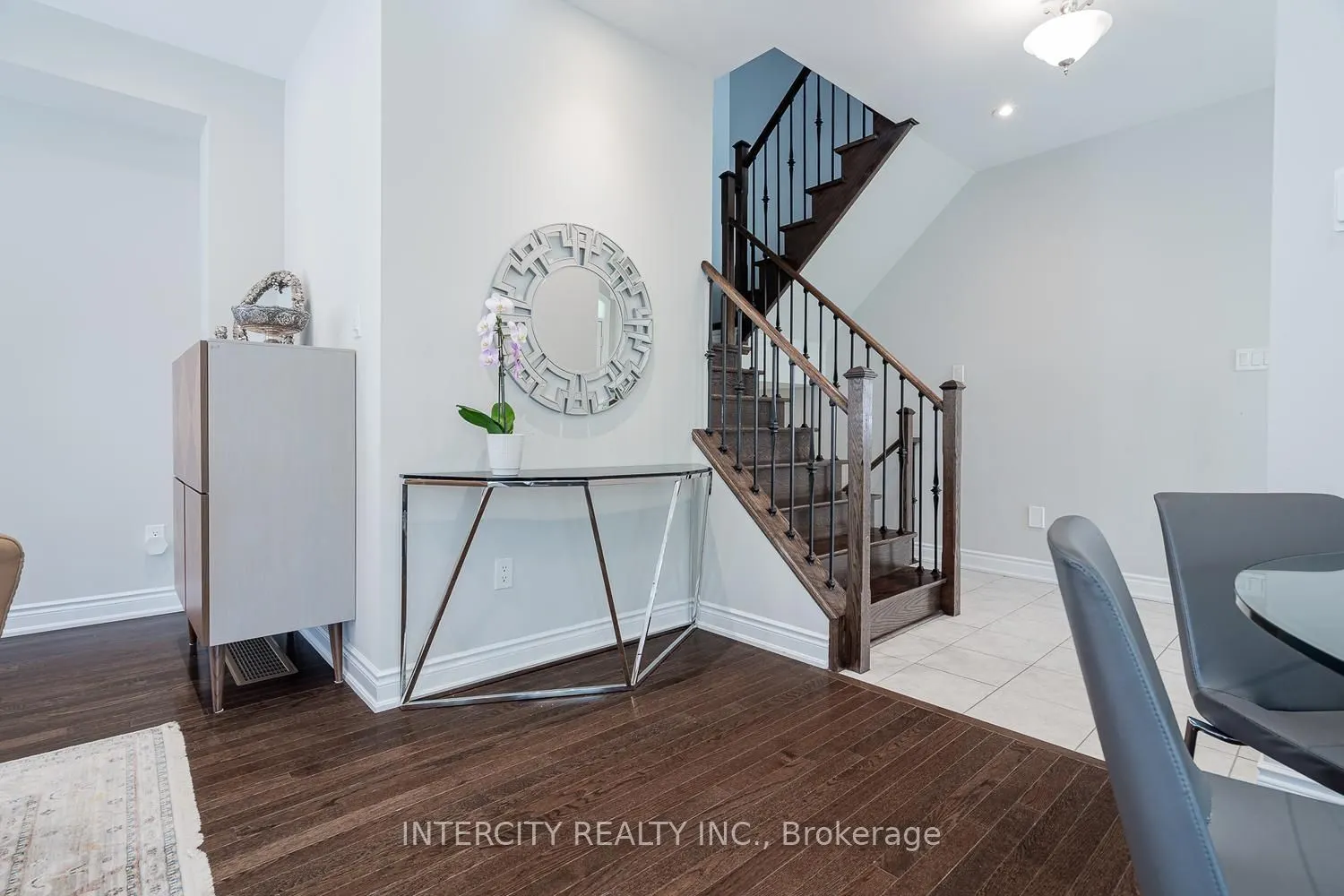 1331 Major Mackenzie Drive W #116