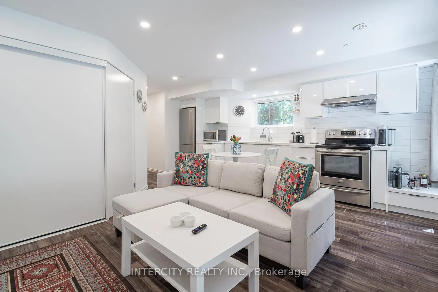 1331 Major Mackenzie Drive W #116