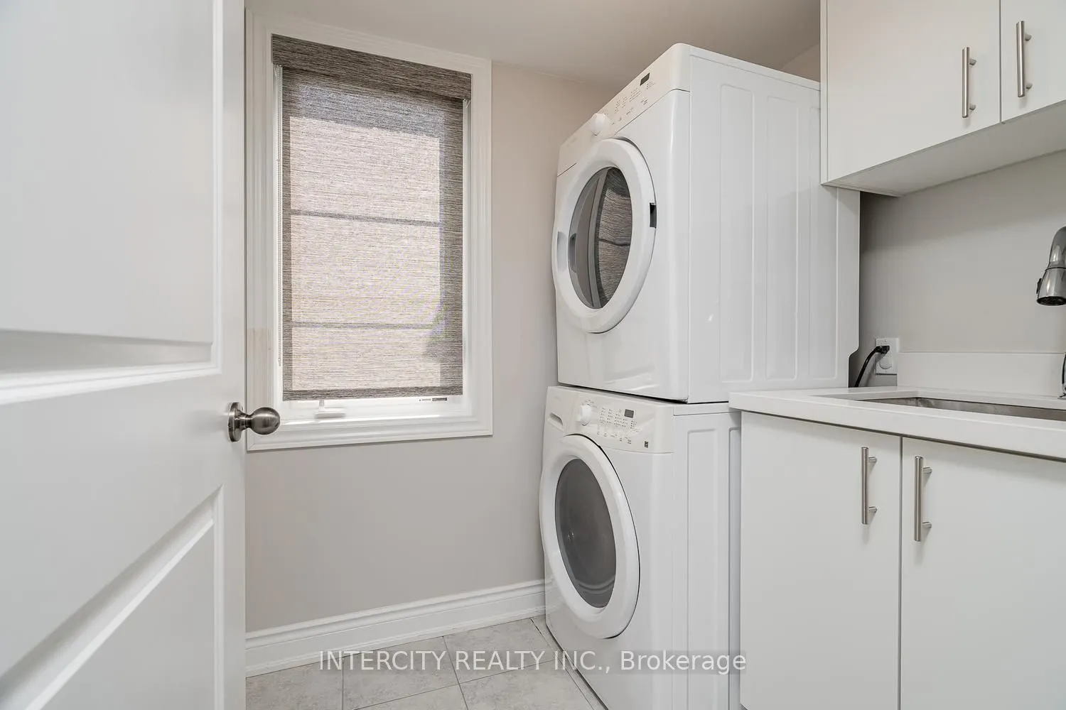 1331 Major Mackenzie Drive W #116