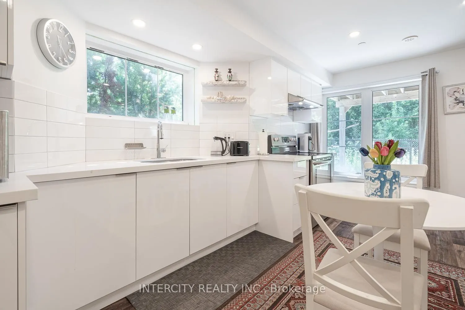 1331 Major Mackenzie Drive W #116