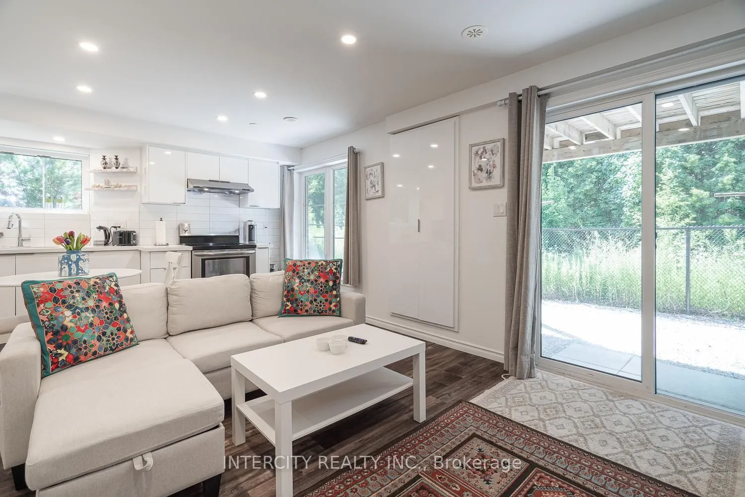 1331 Major Mackenzie Drive W #116