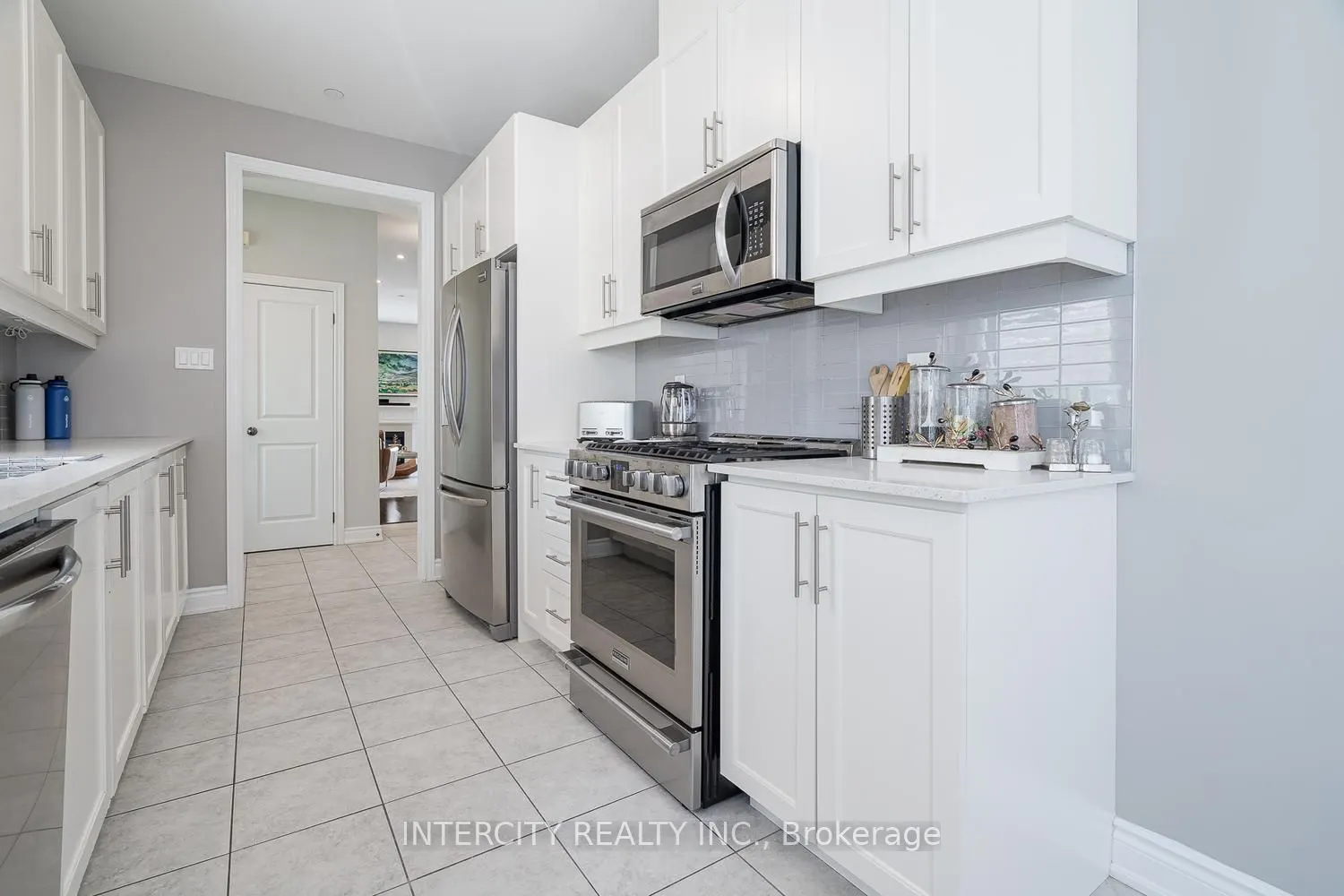 1331 Major Mackenzie Drive W #116