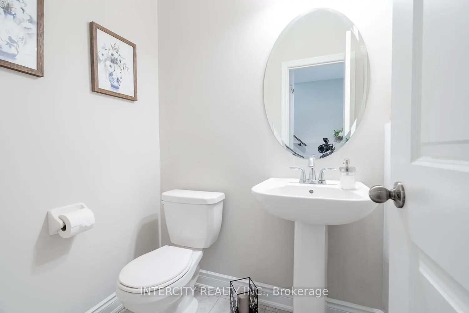 1331 Major Mackenzie Drive W #116