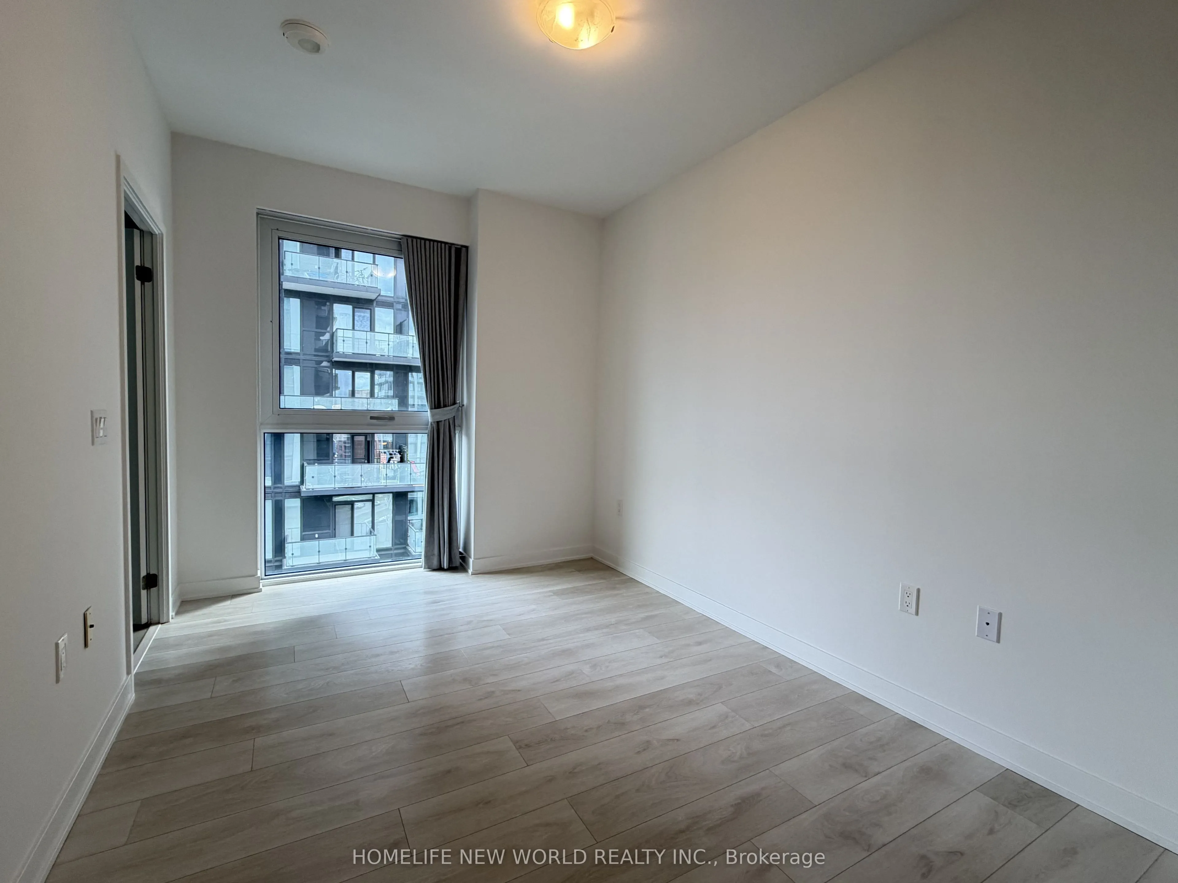 75 Oneida Crescent #1210