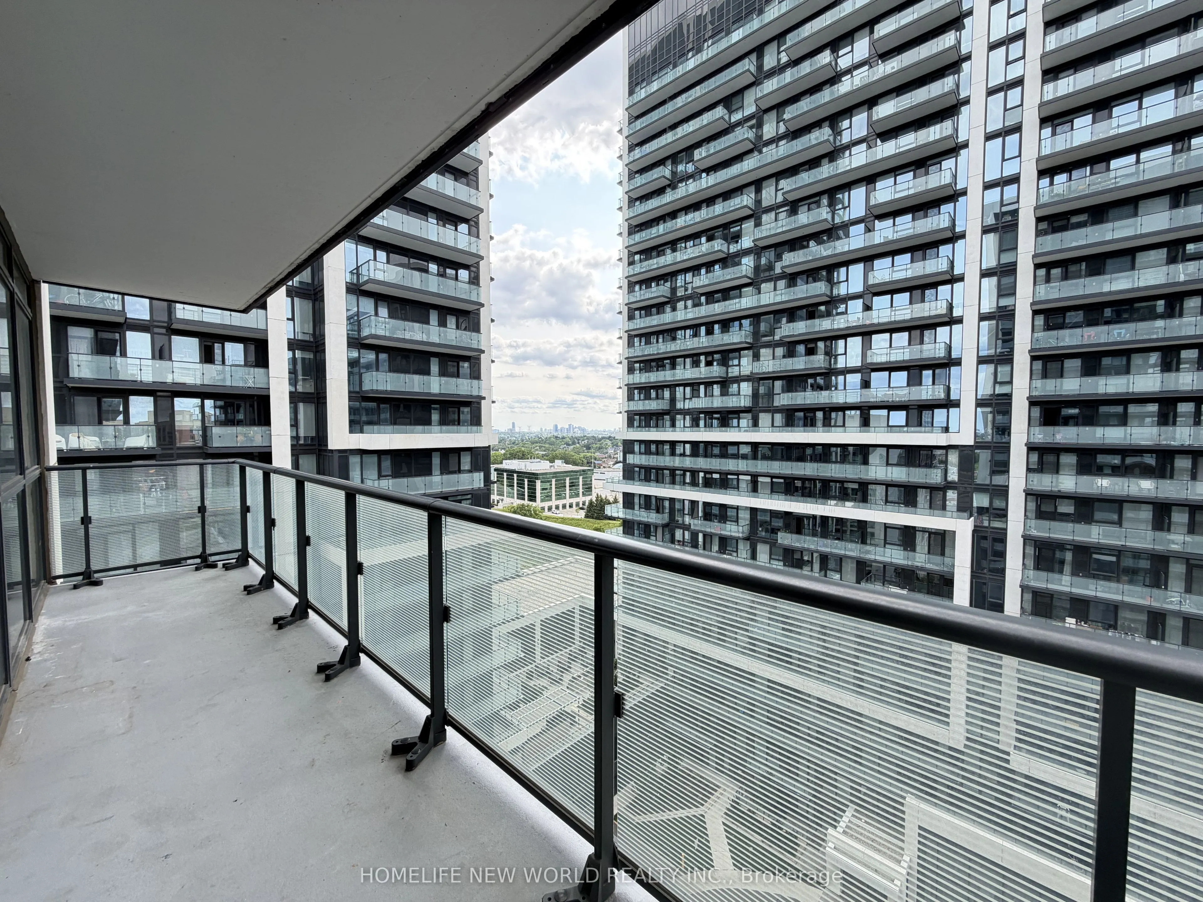 75 Oneida Crescent #1210