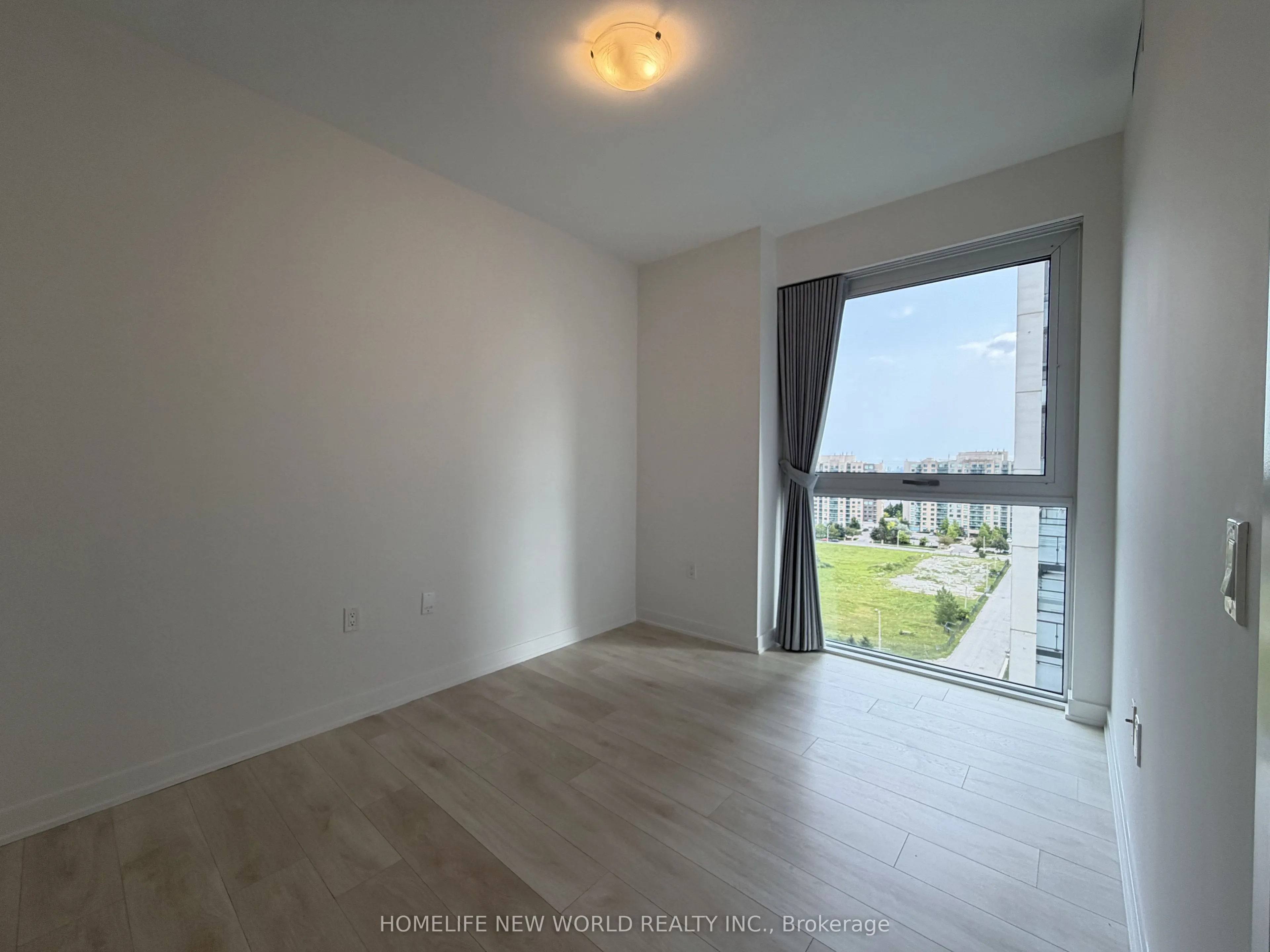 75 Oneida Crescent #1210
