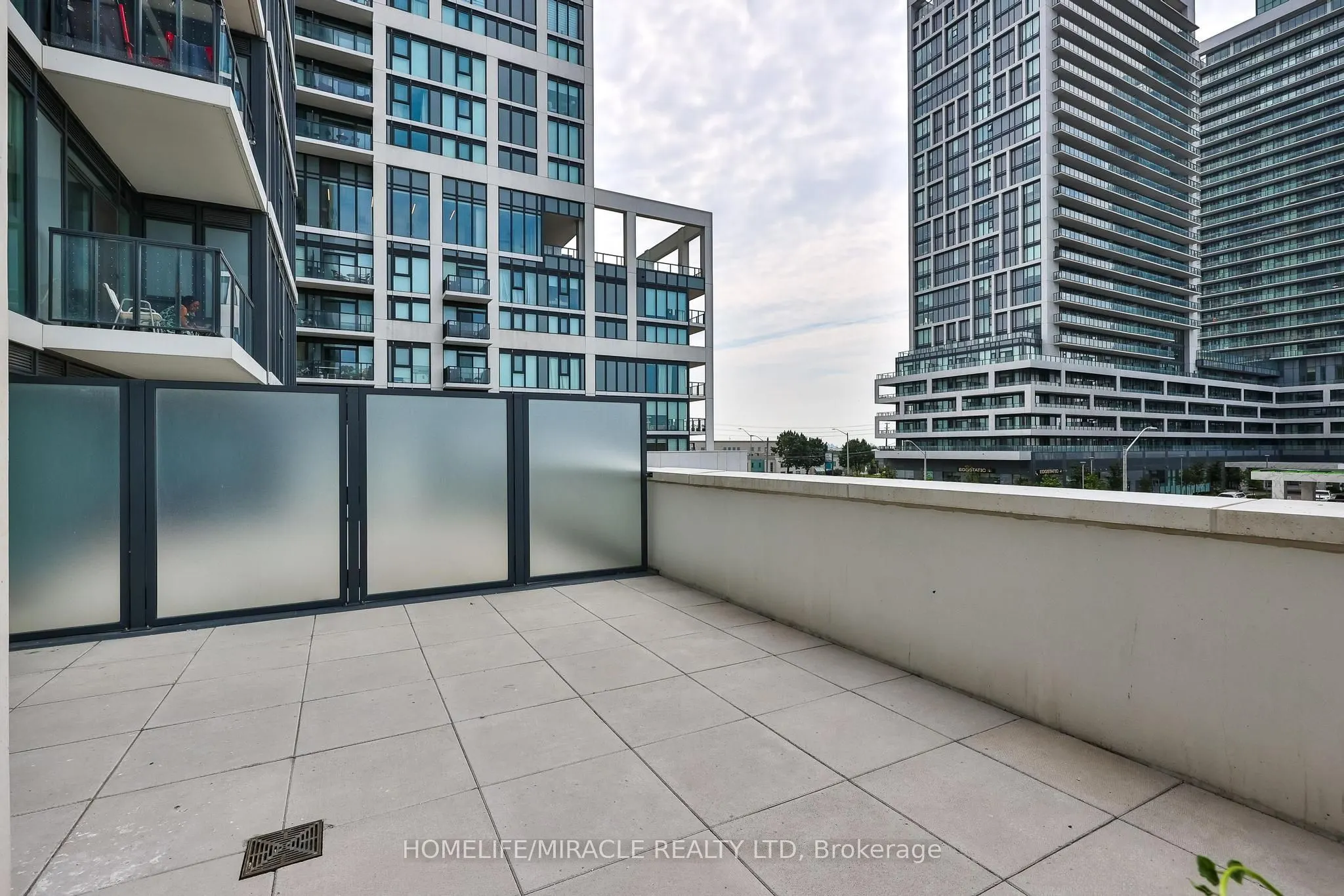 9000 Jane Street #223
