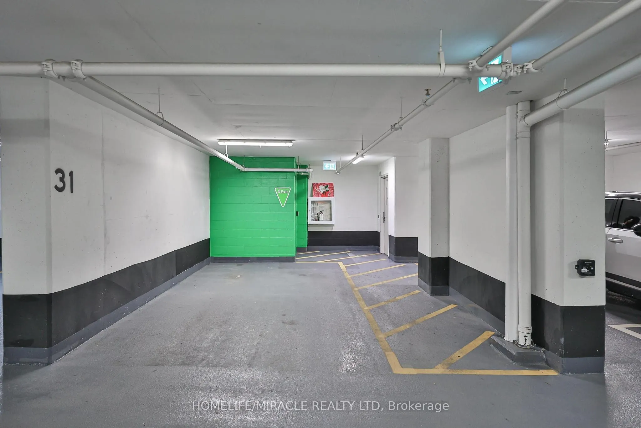 9000 Jane Street #223