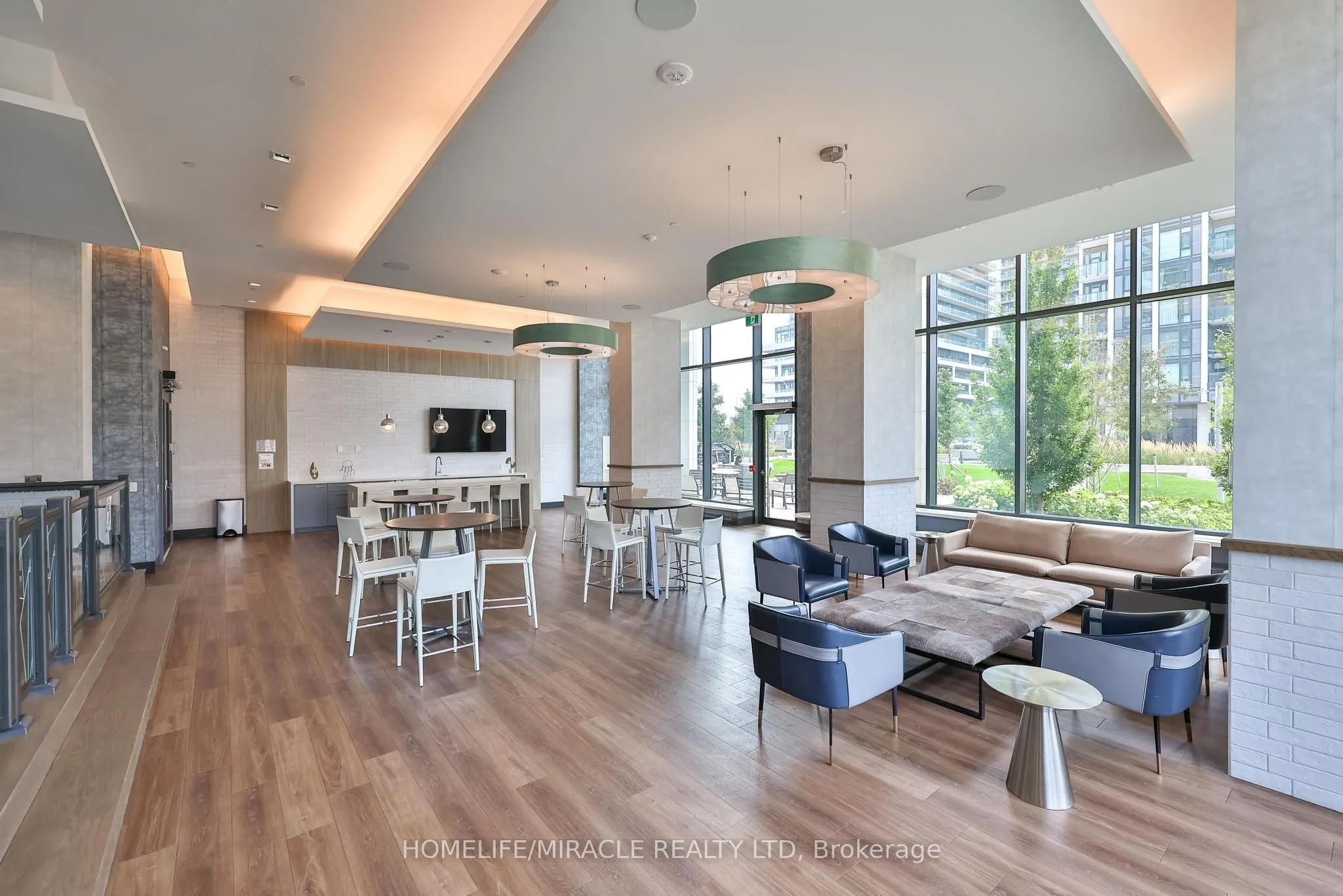 9000 Jane Street #223