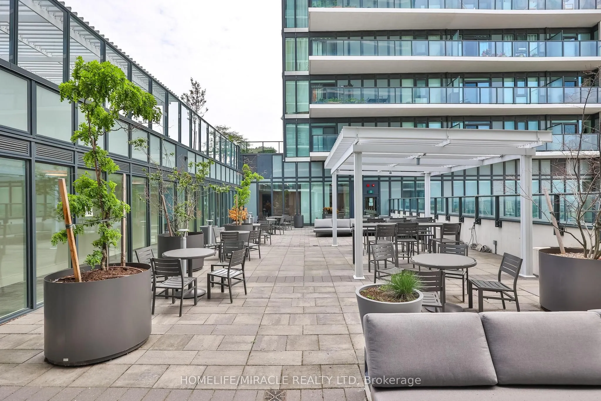 9000 Jane Street #223