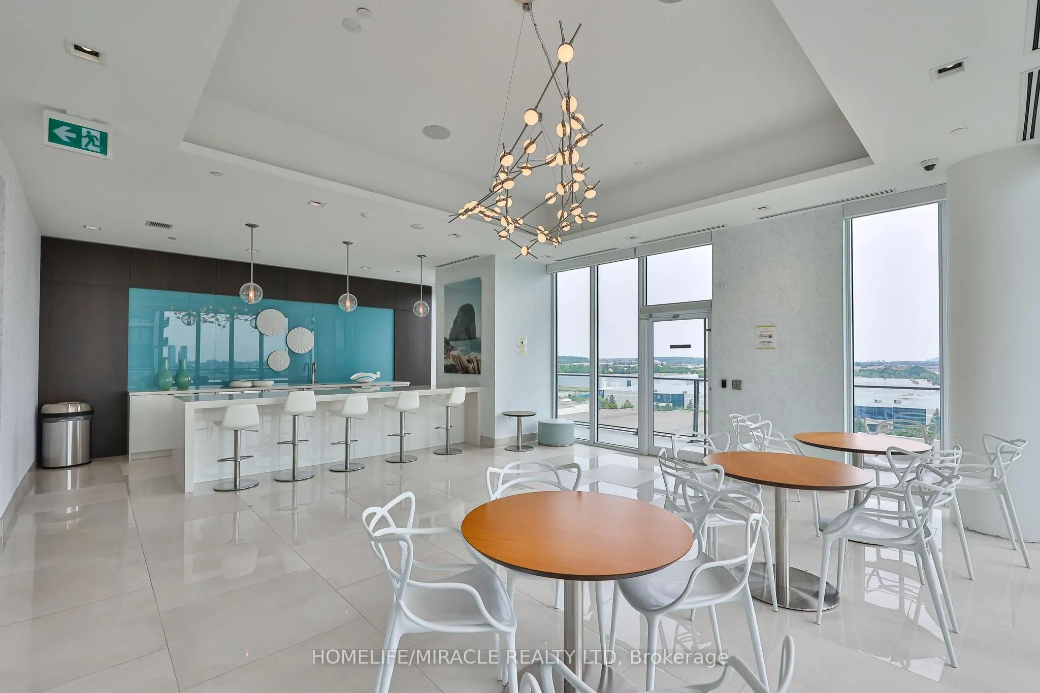 9000 Jane Street #223