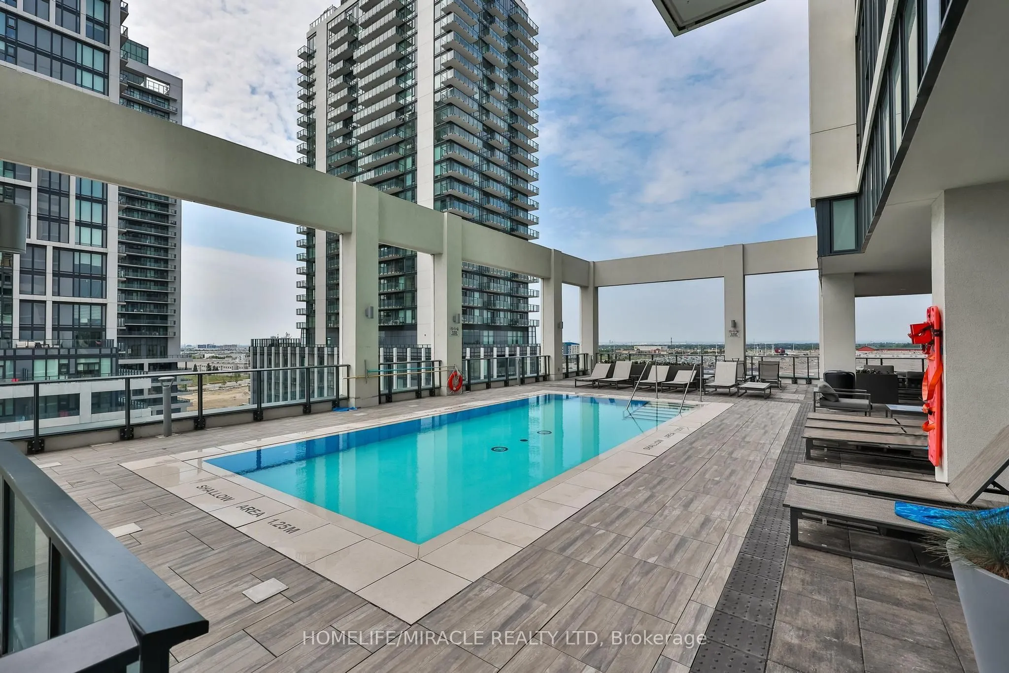 9000 Jane Street #223