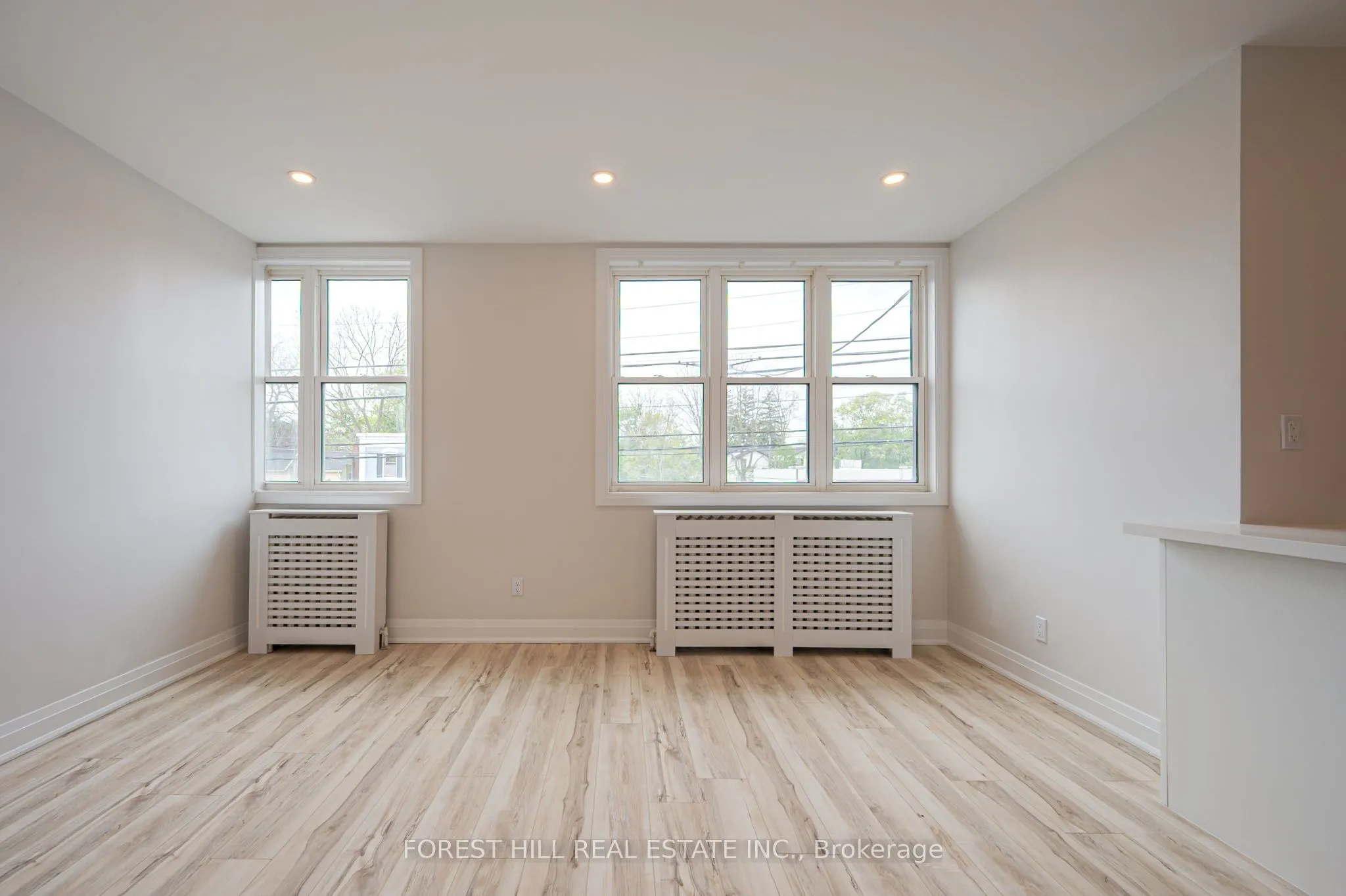 7725 Yonge Street #2
