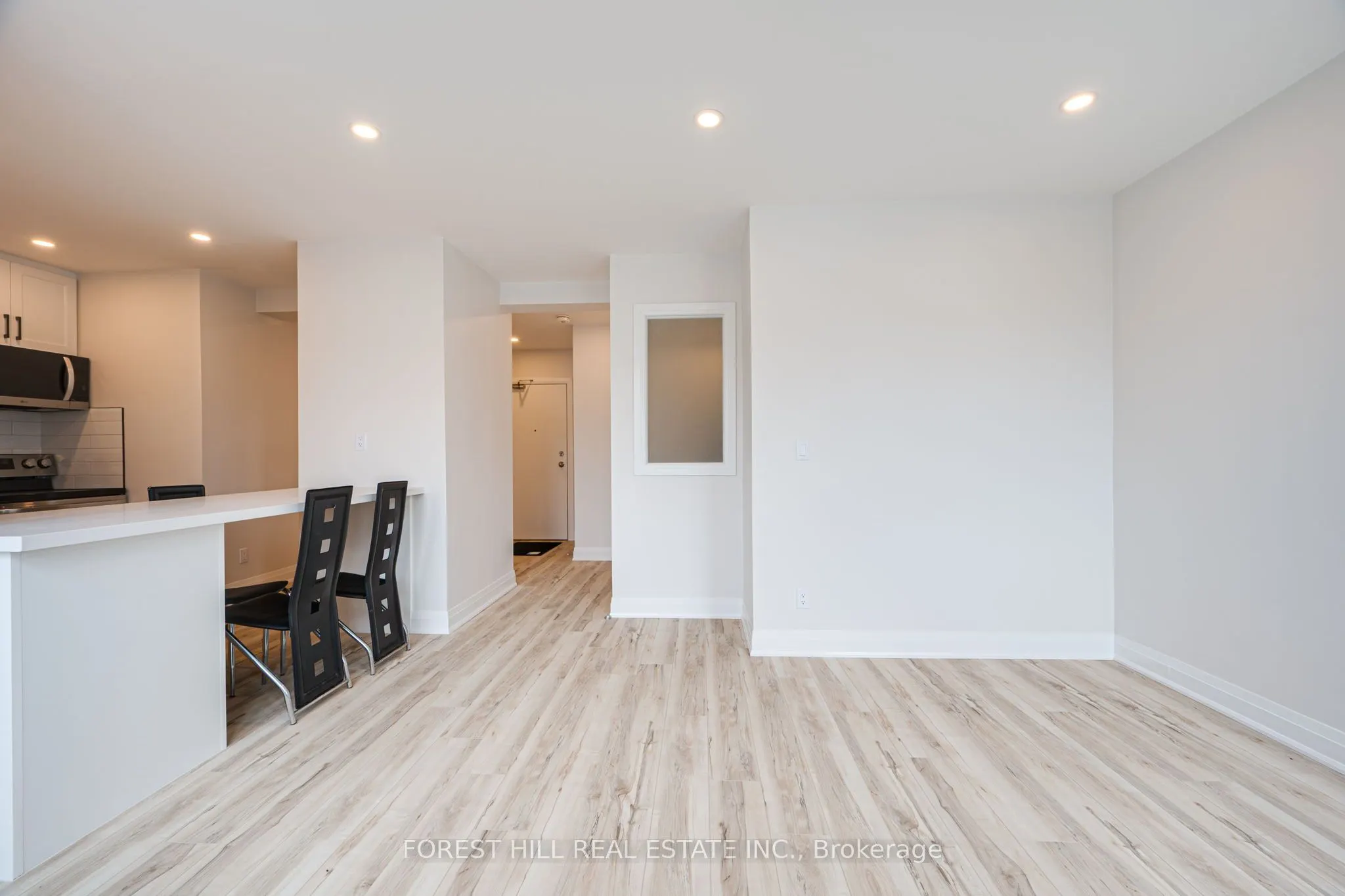 7725 Yonge Street #2