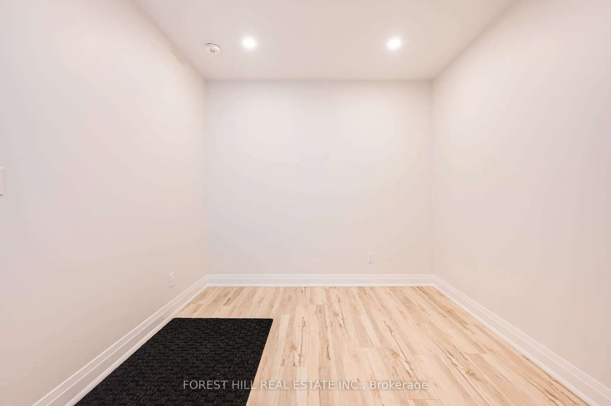 7725 Yonge Street #2