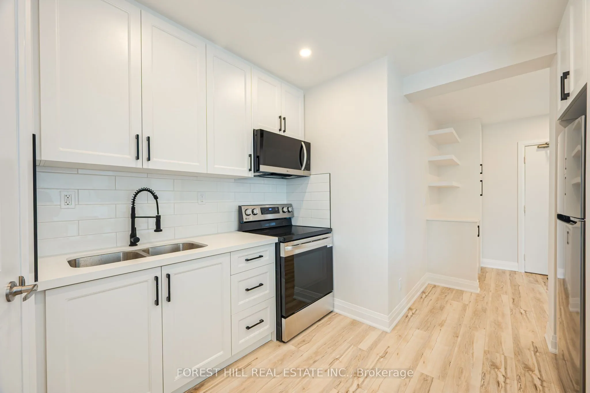 7725 Yonge Street #2